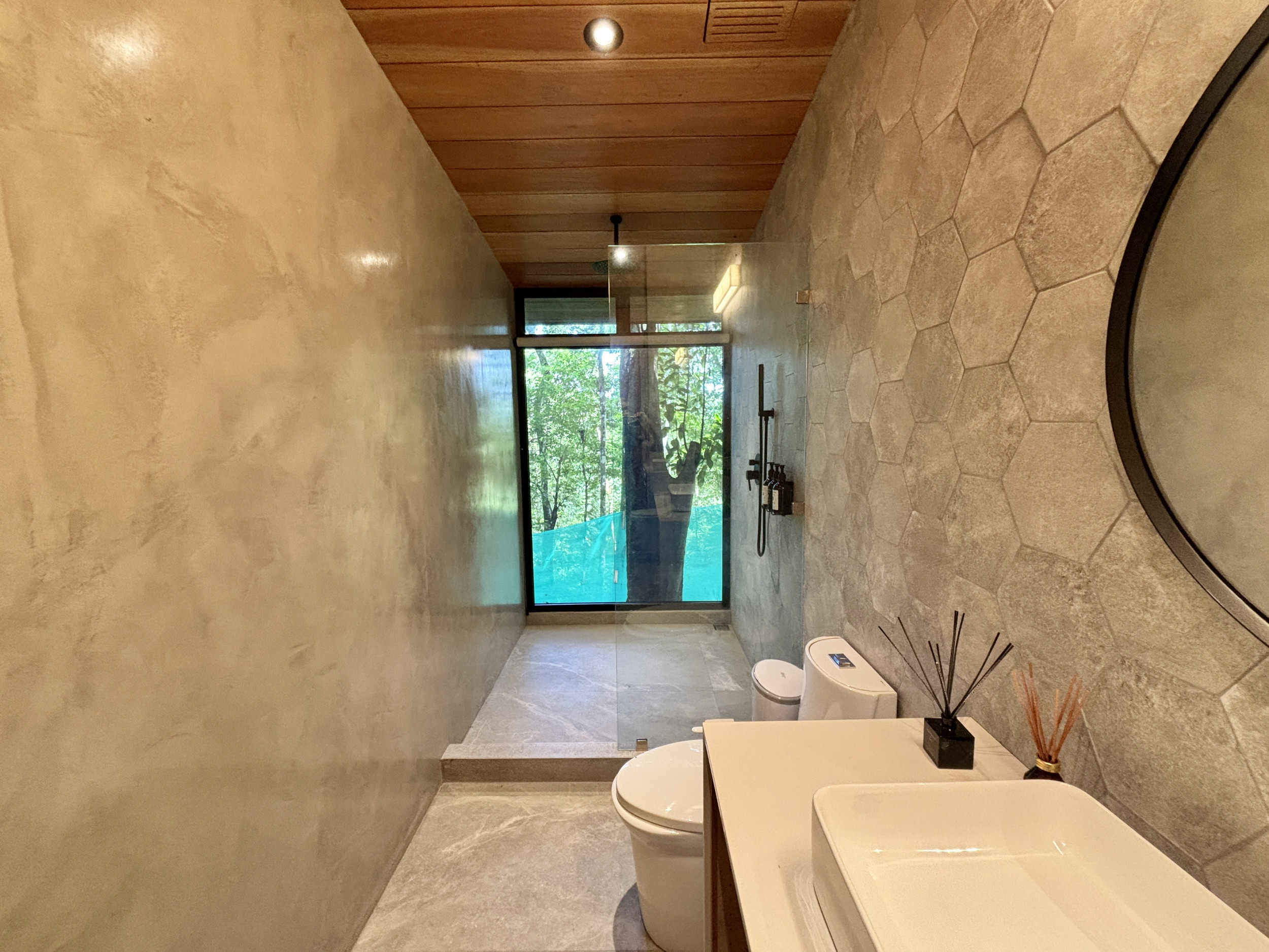 Modern Retreat Surrounded by Lush Nature in Santa Teresa