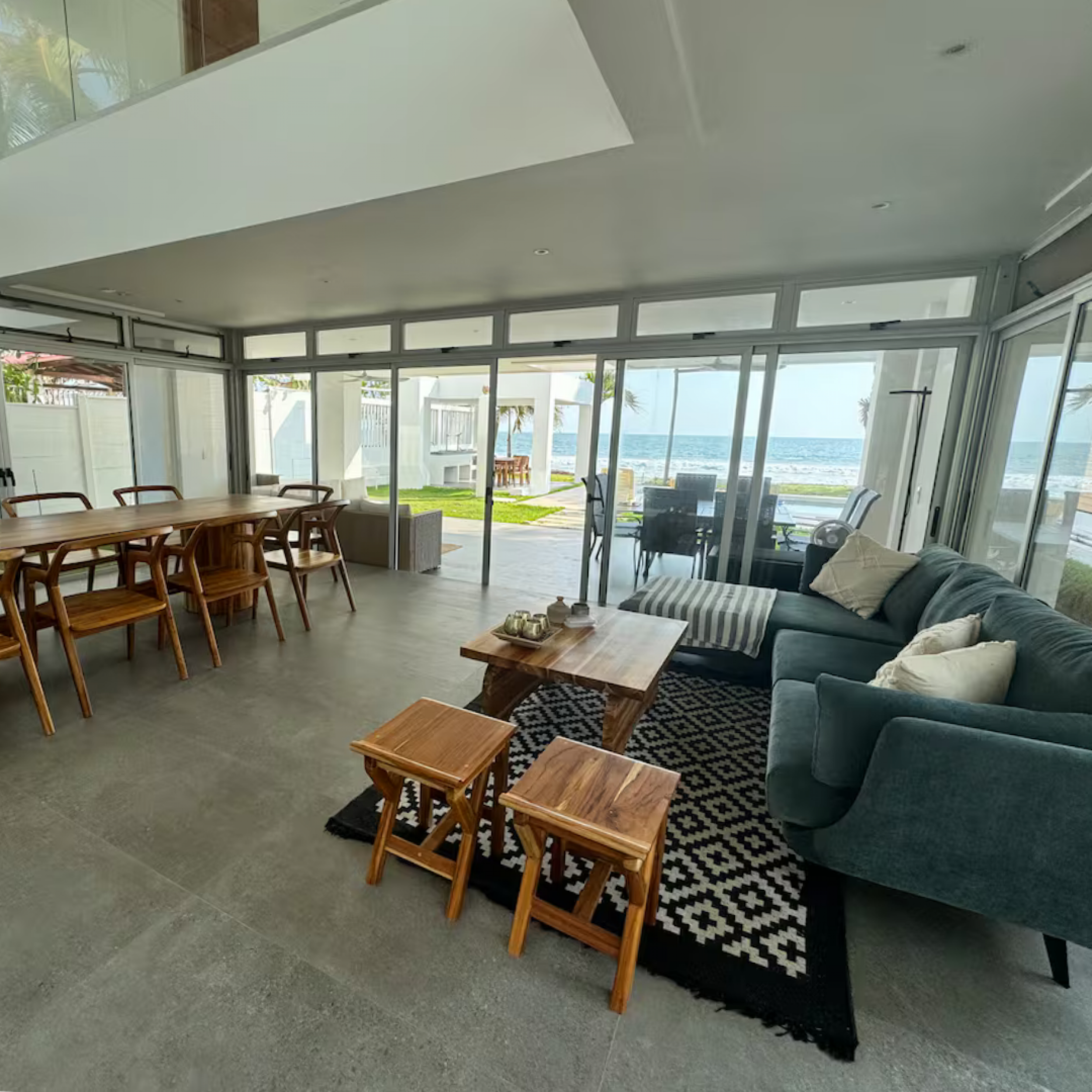 Unique Investment Opportunity in Playa Tivives, Puntarenas