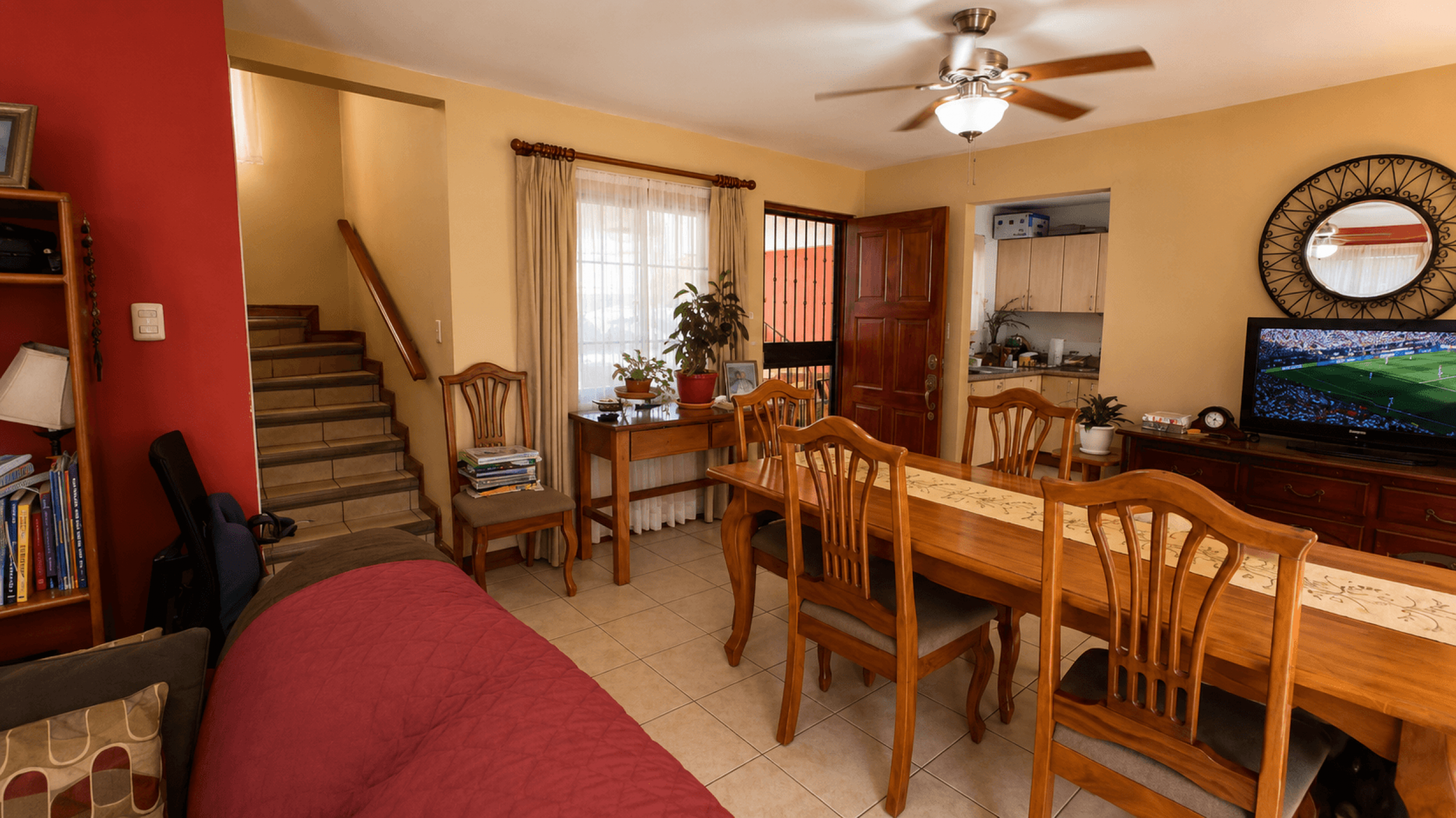 Family Home for Sale with Spacious Private Garden in Ciudad Colón – Boulevard Las Palmas