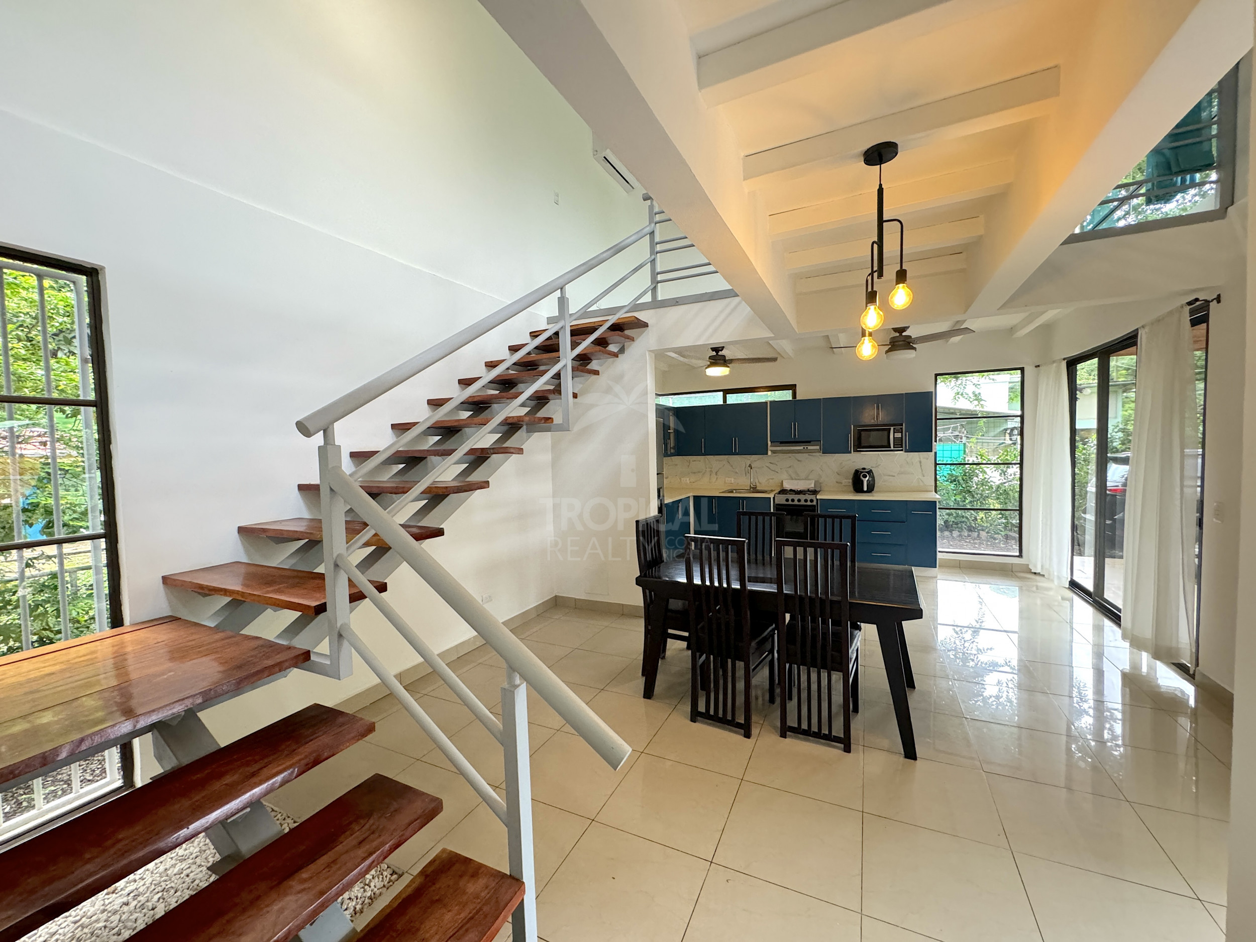 Modern Home for Sale in Playas del Coco – 2 Bedrooms, Fenced Garden, and Pool Potential
