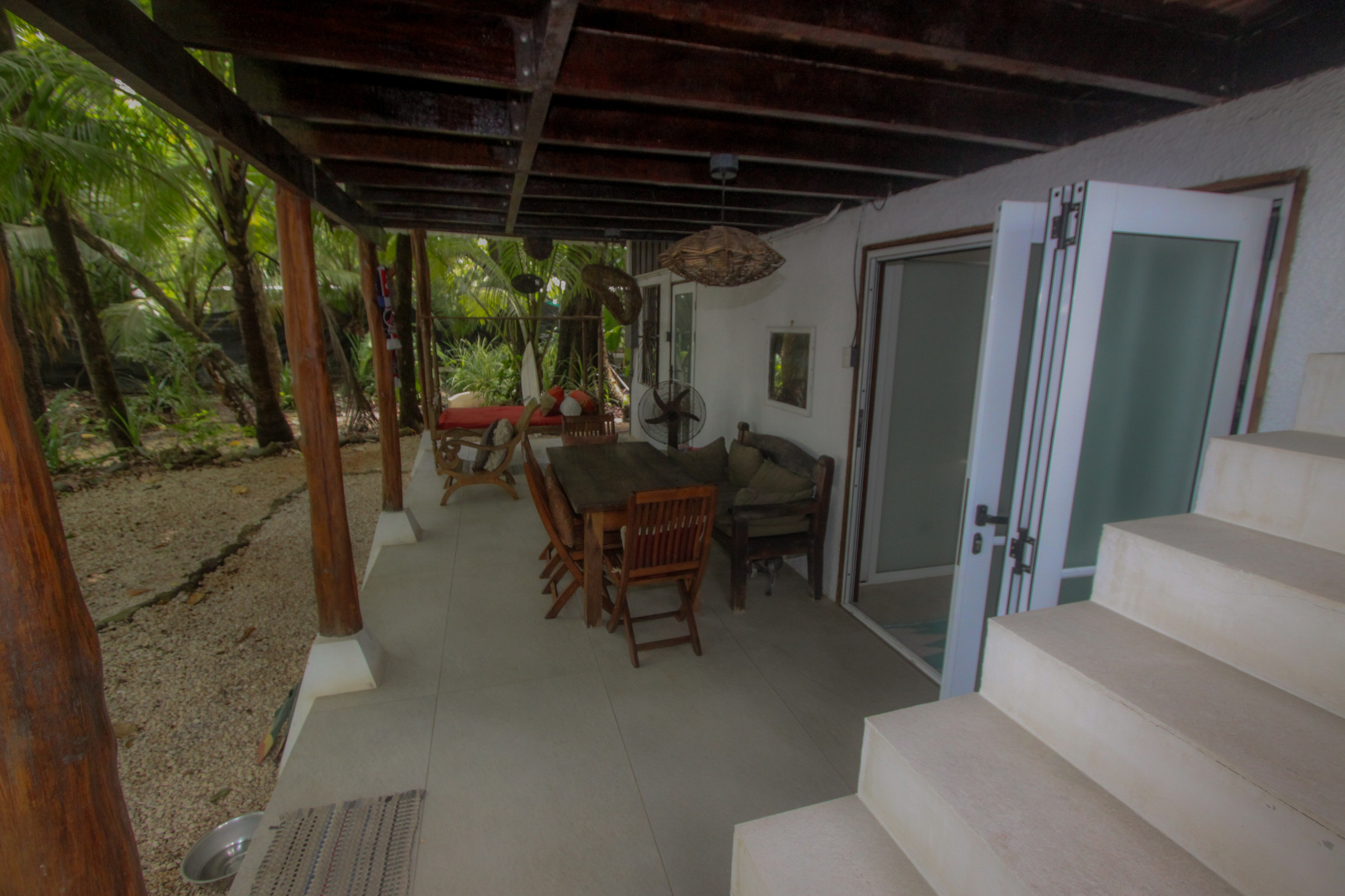 Beachfront house for rent in Santa Teresa
