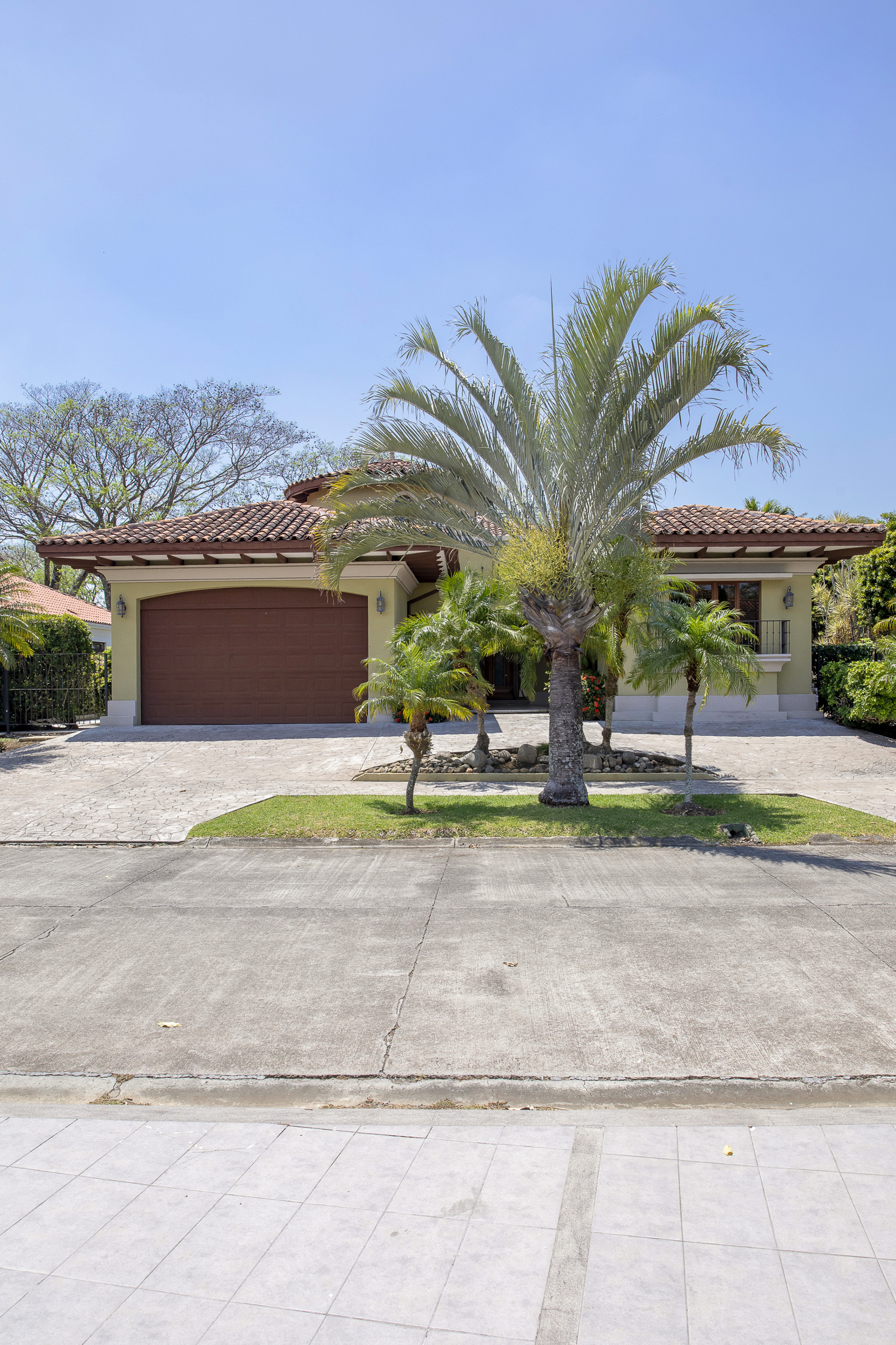 Stunning Single-Level Home in Bosques de Lindora, Santa Ana | 4 Bedrooms, Luxury Amenities & Prime Location