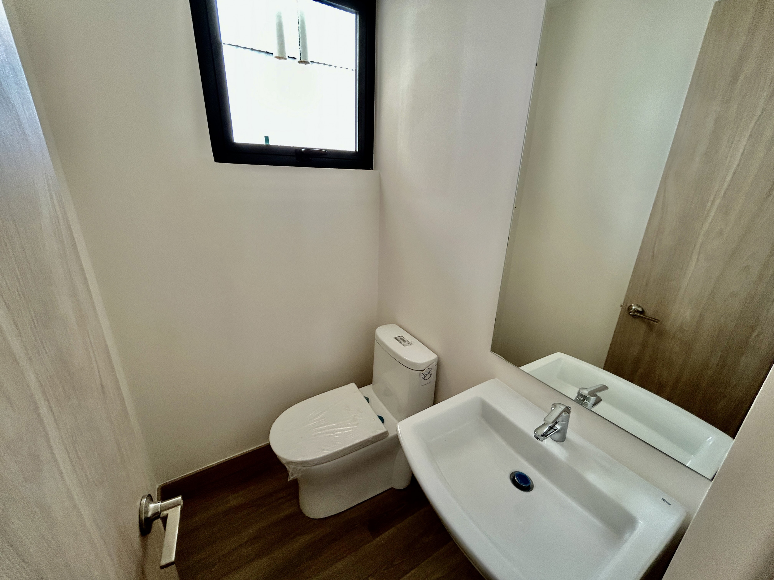 Town House for sale in Santa Ana