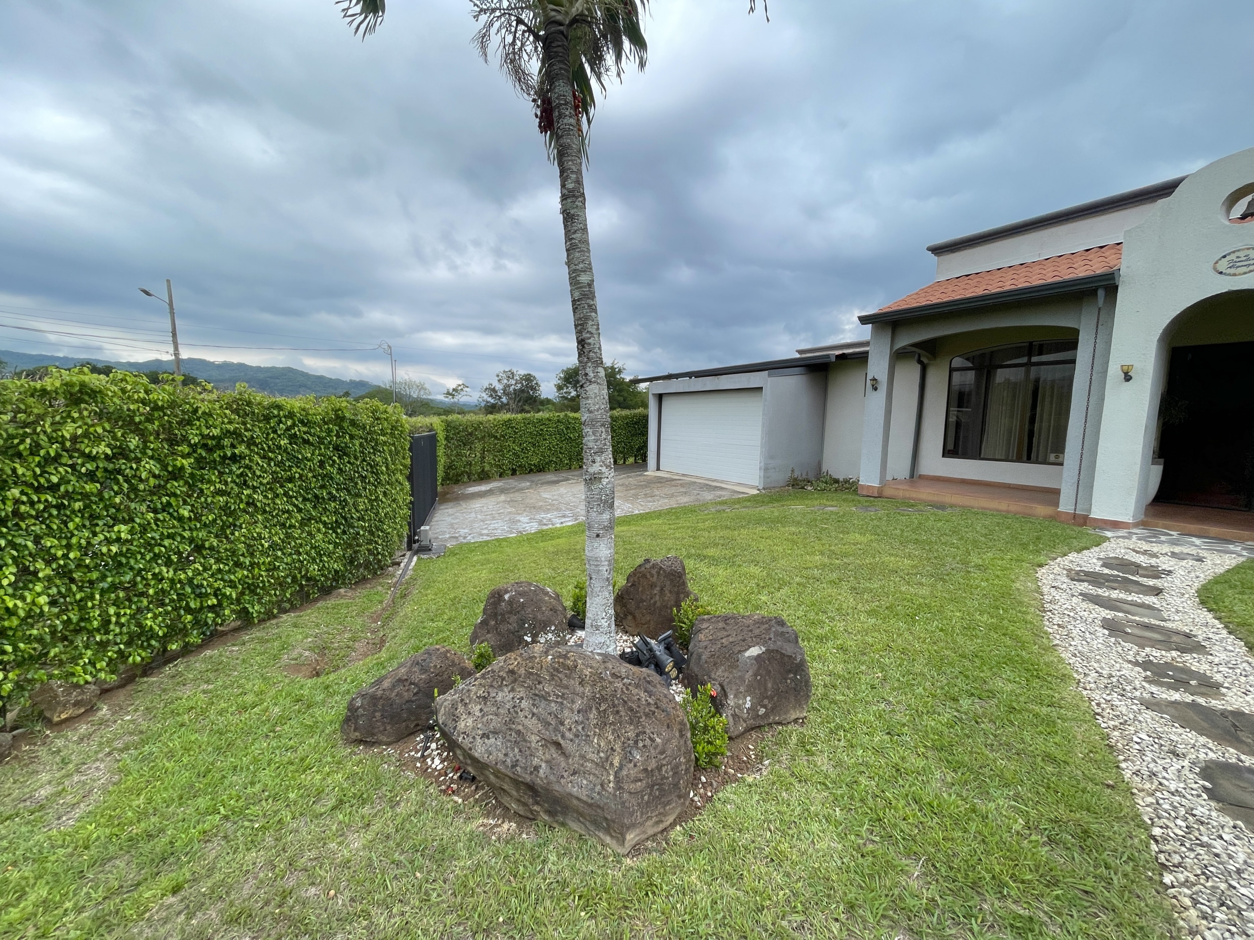 SOLD Single-story house for sale Hacienda Los Reyes