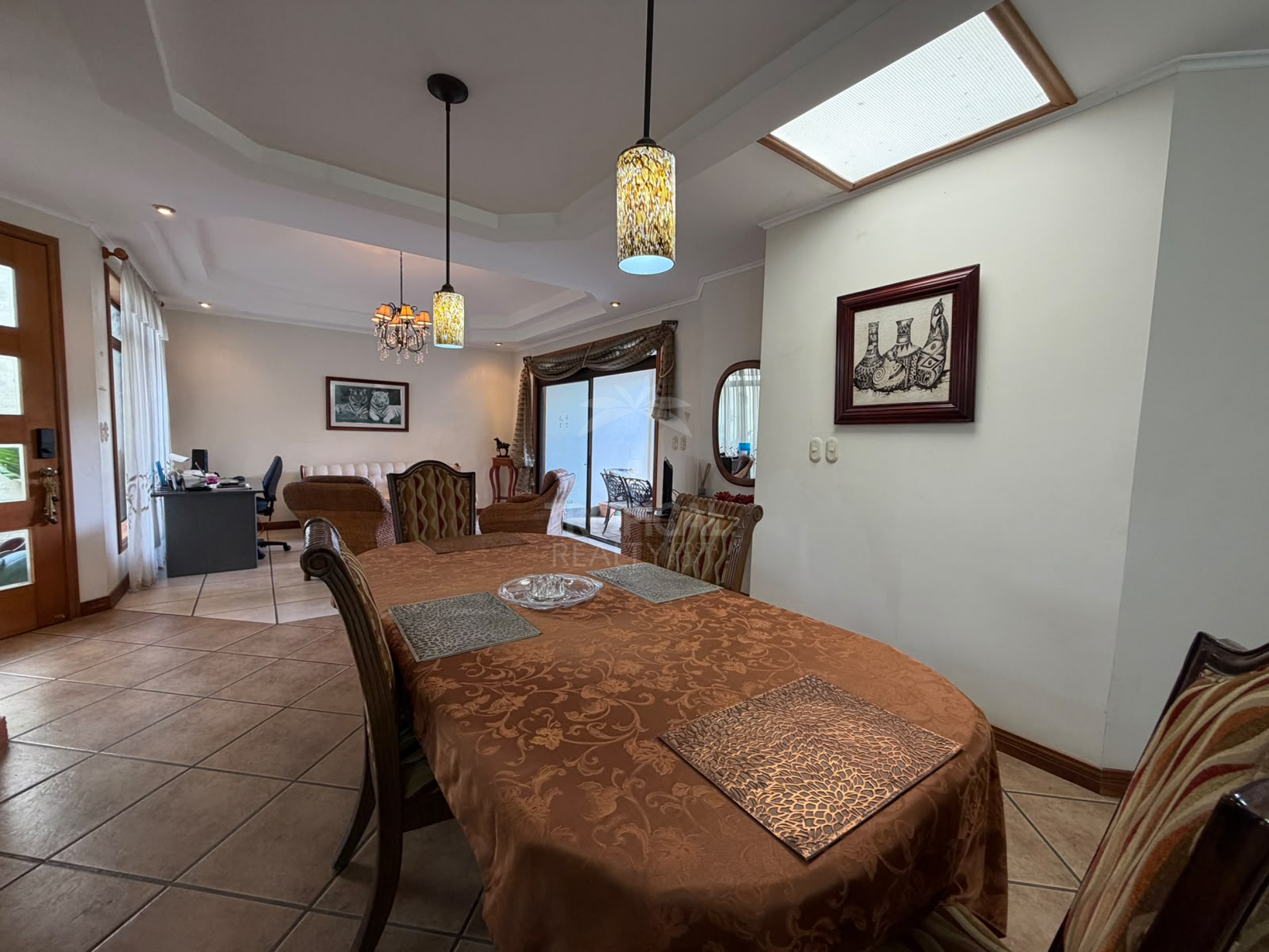 Casa de una planta en alquiler Escazu, Altos de Horizonte