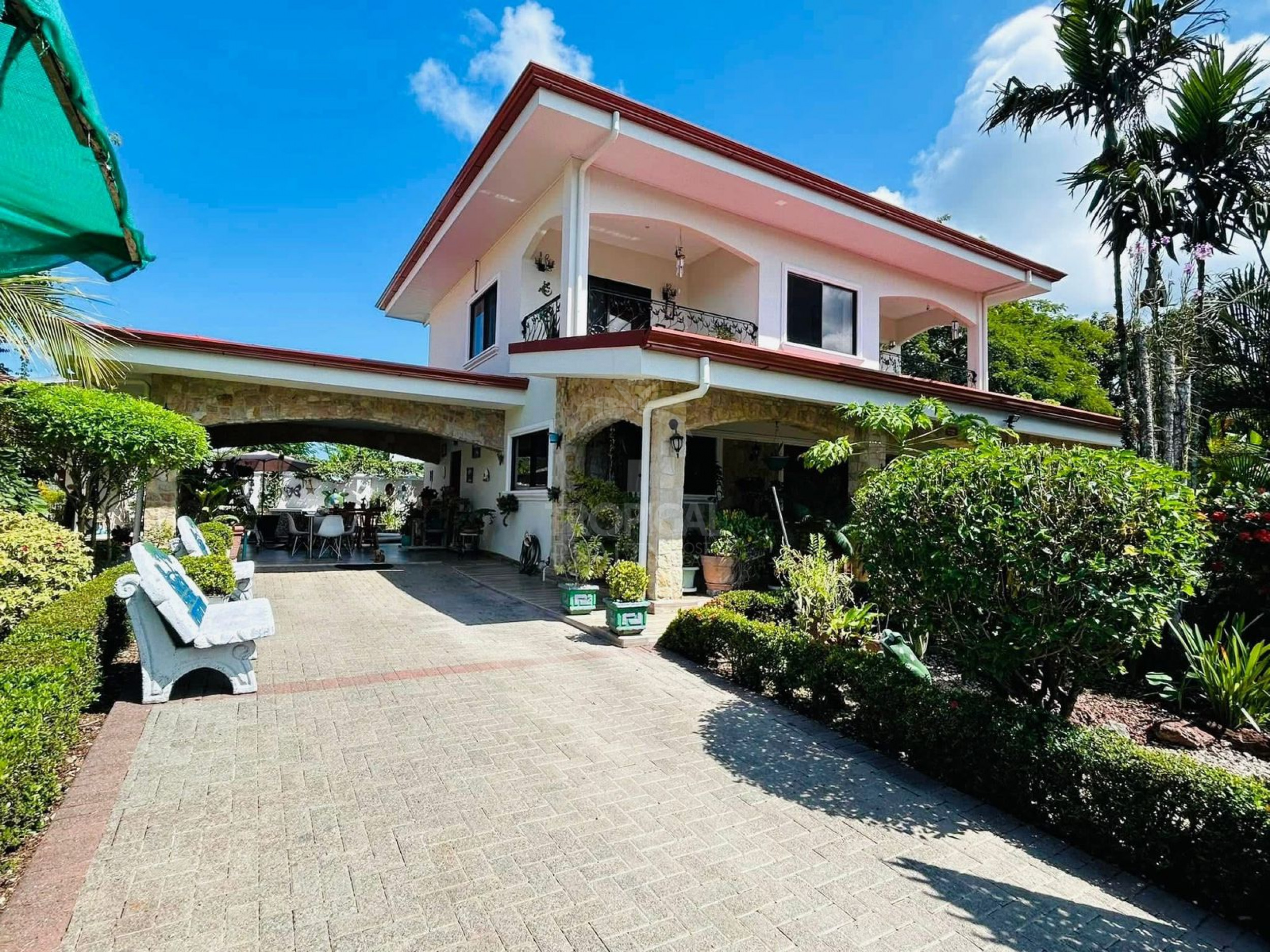 House for Sale in Jacó Beach – Private Pool & Jacuzzi