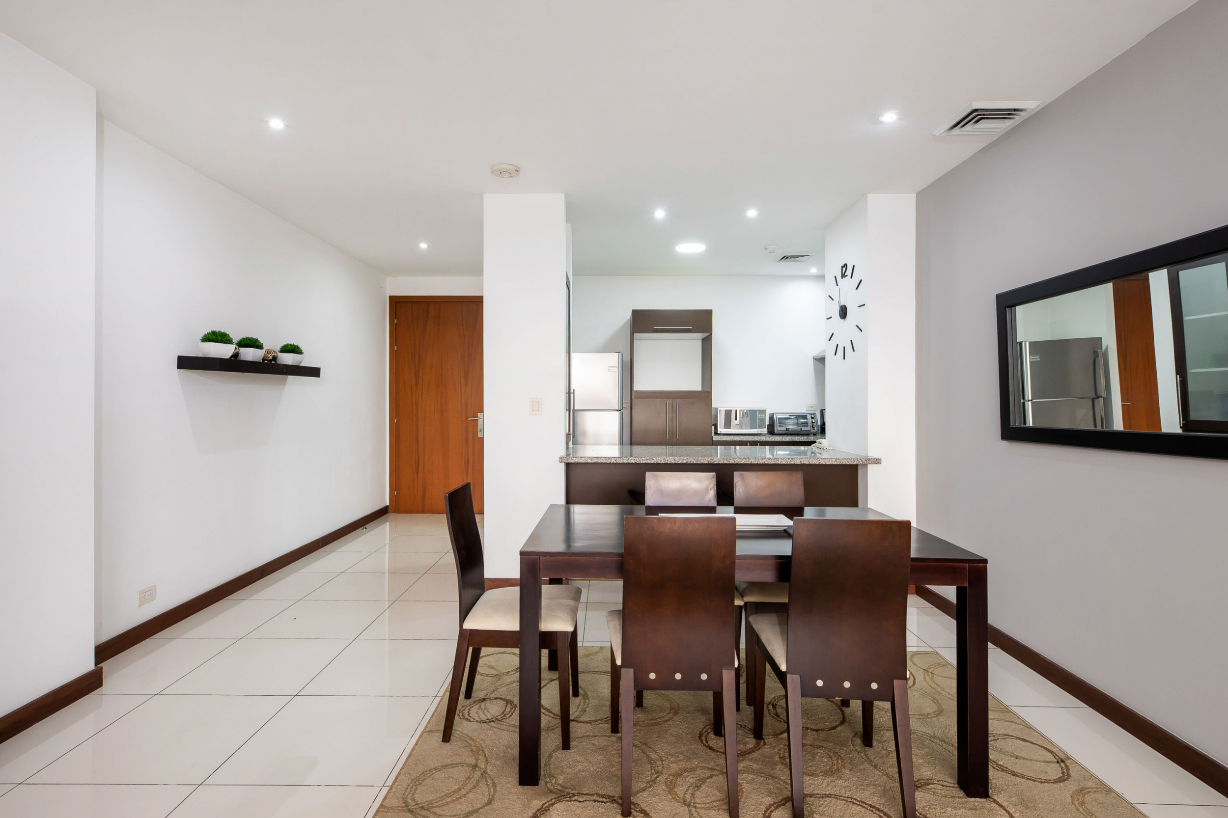 Stunning 1-Bedroom Apartment with Panoramic City Views in Bello Horizonte, Escazu - Luxury Living