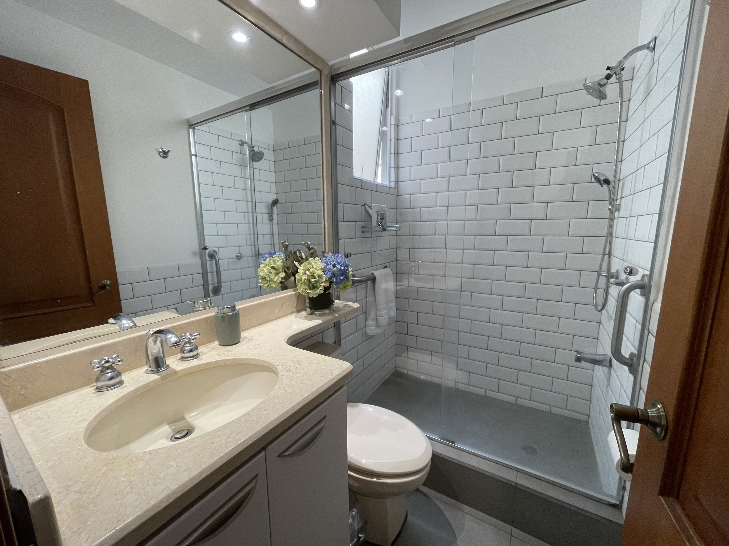 Prime Escazu: Reconfigurable 2BR in Condado del Country SOLD