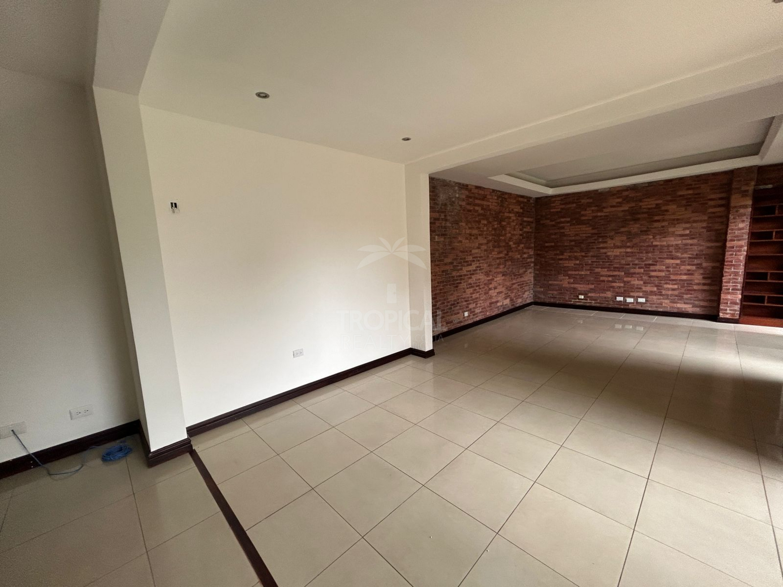 House for Sale in Escazú Gated Community Near World Gym – 3 Bedrooms, Office & Private Garden