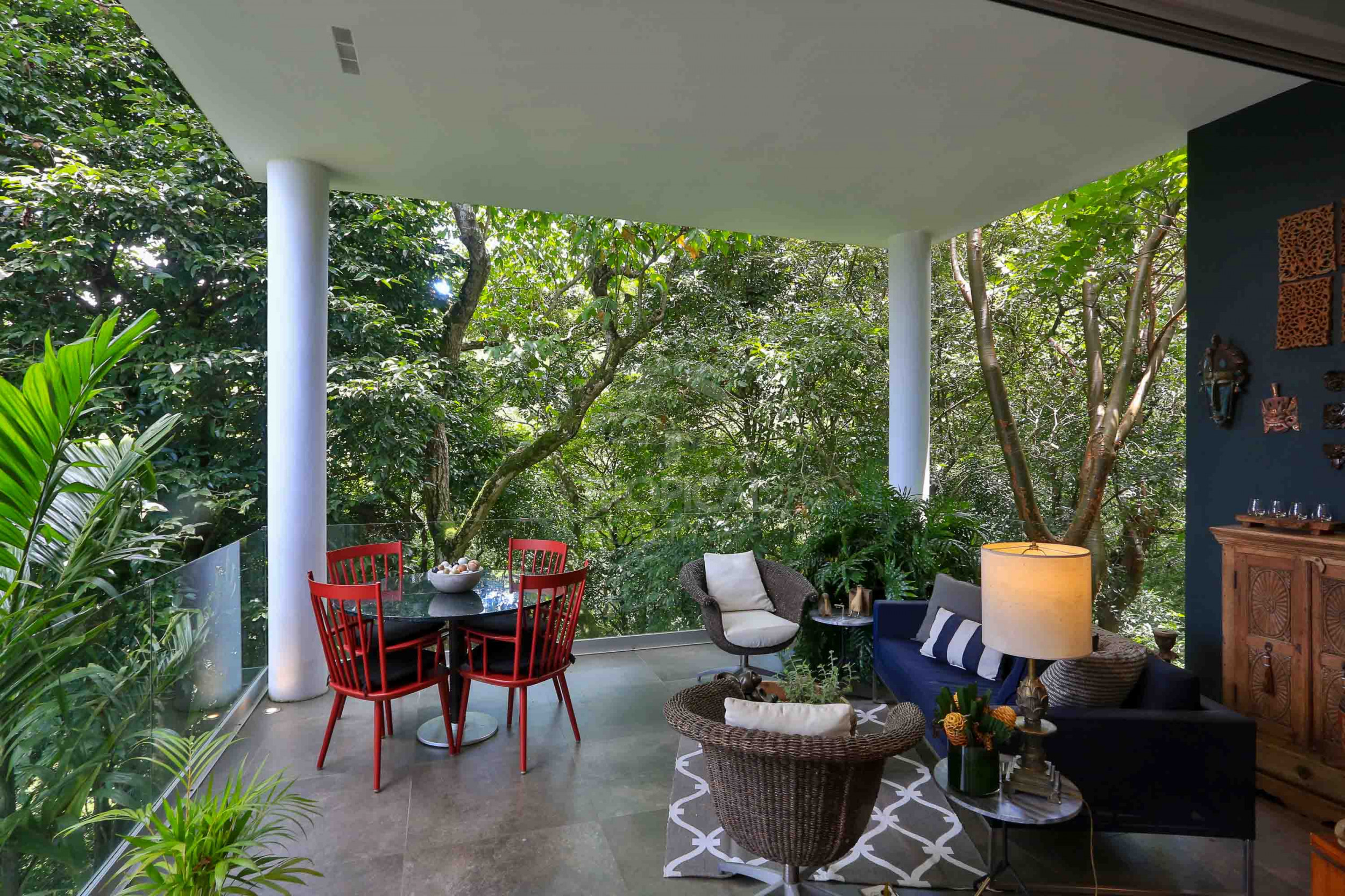 Luxury Home for Sale in Ciudad Colón – Infinity Pool & Forest Views