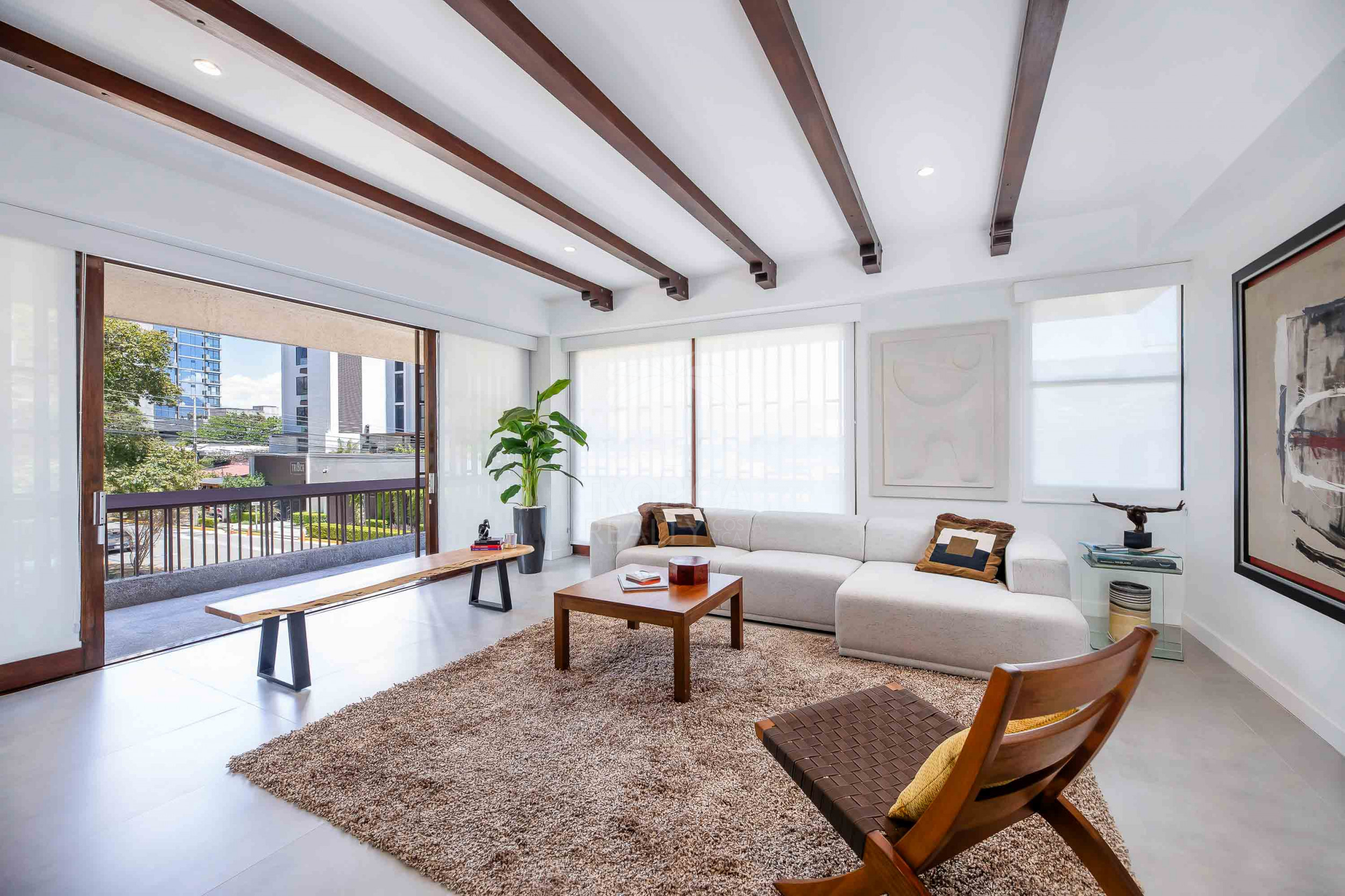 Luxury Apartment for Sale in Rohrmoser – Wraparound Balcony & Park Views