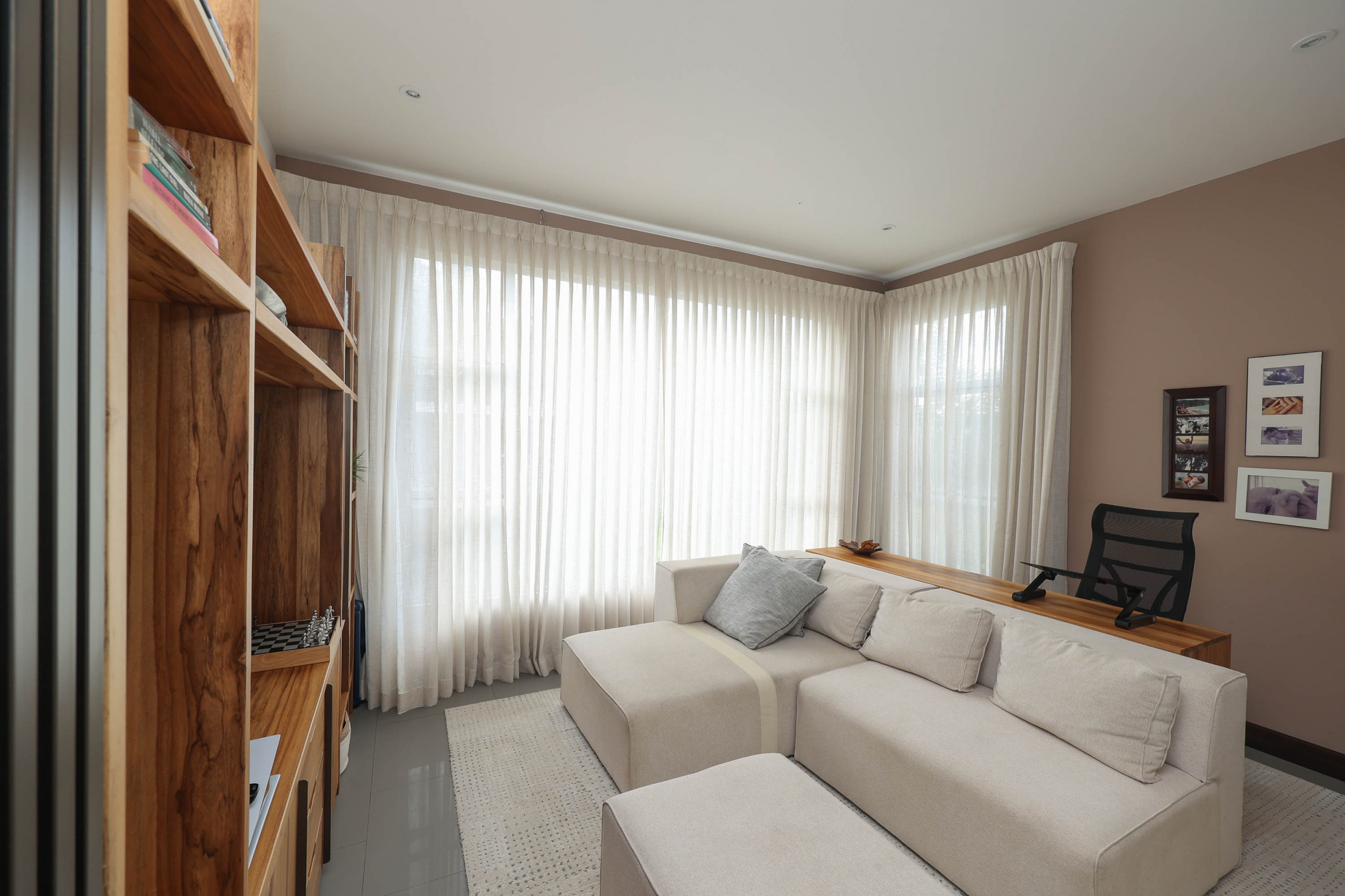 Exclusive Contemporary Home with Forest Views in Cerro Colón