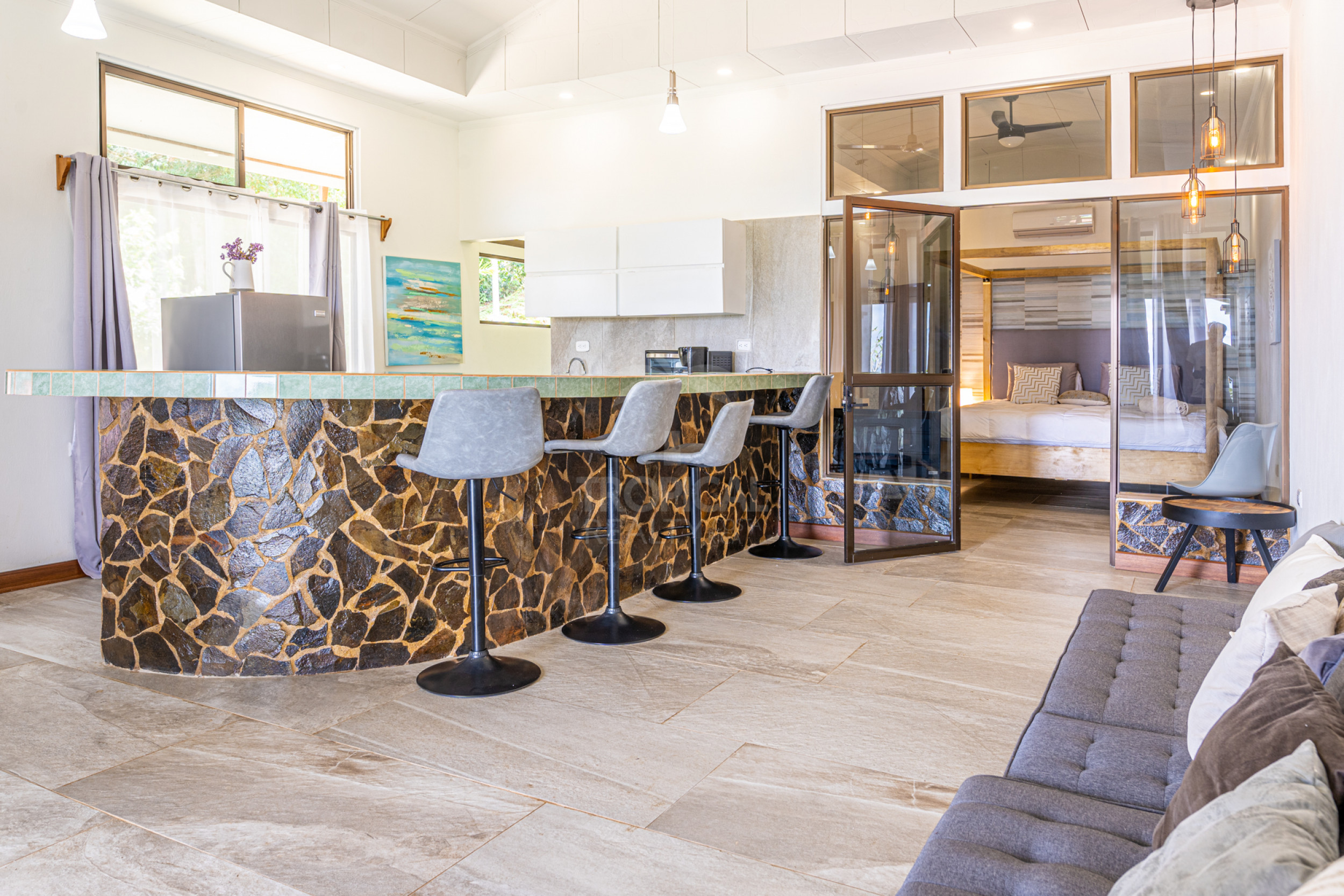 Ocean-View Boutique Hotel in Dominical – 13 Turn-Key Units on 1 Hectare