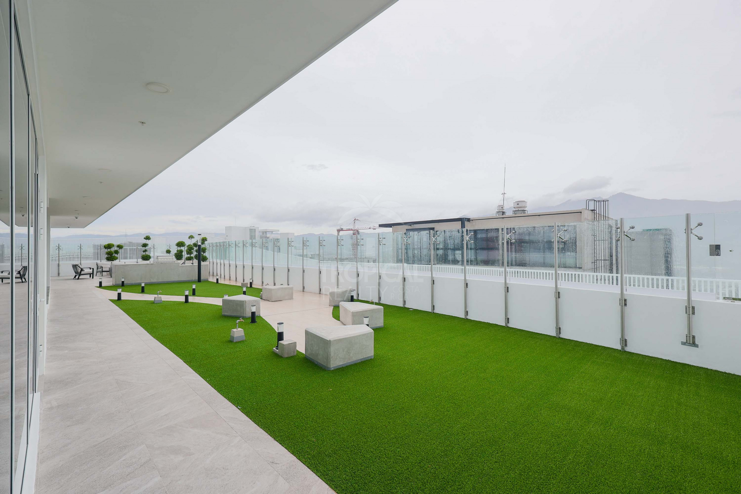 Contemporary City View Apartment – La Sabana, San José