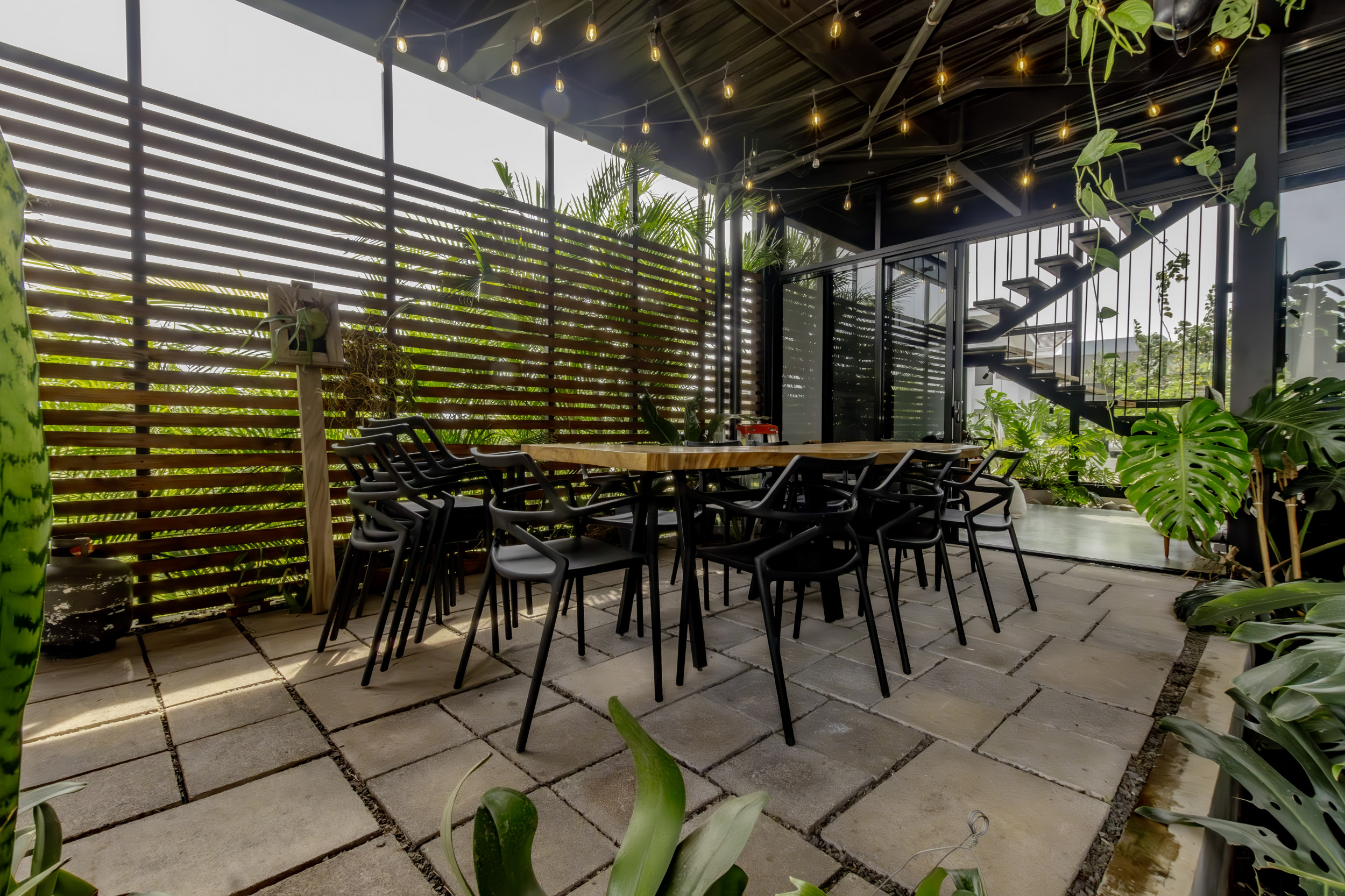 House for Sale in Hacienda Los Reyes, Guácima: Elegance and Comfort in an Exclusive Setting