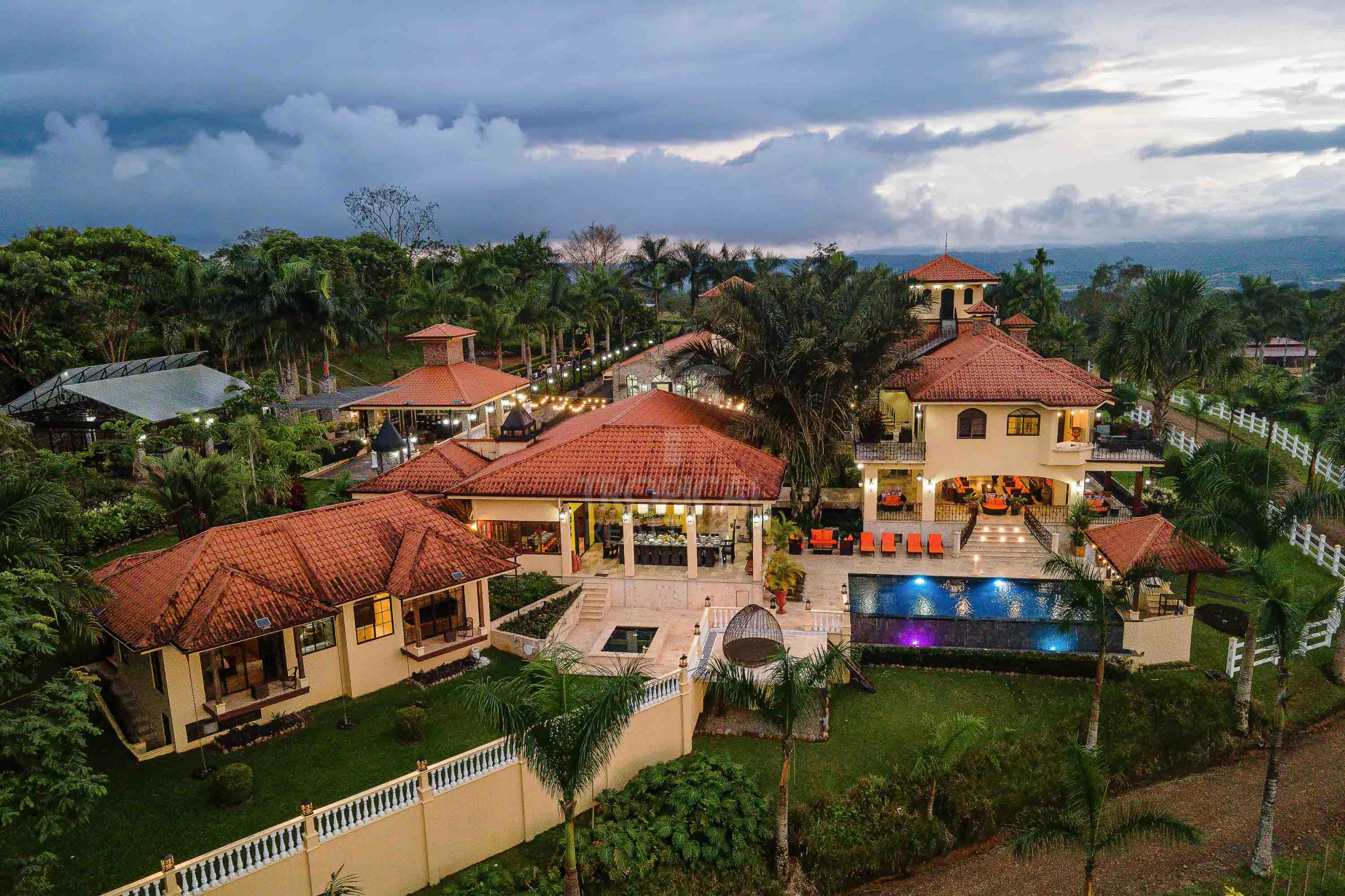 Grand Luxury Estate – Rancho Villa Verde