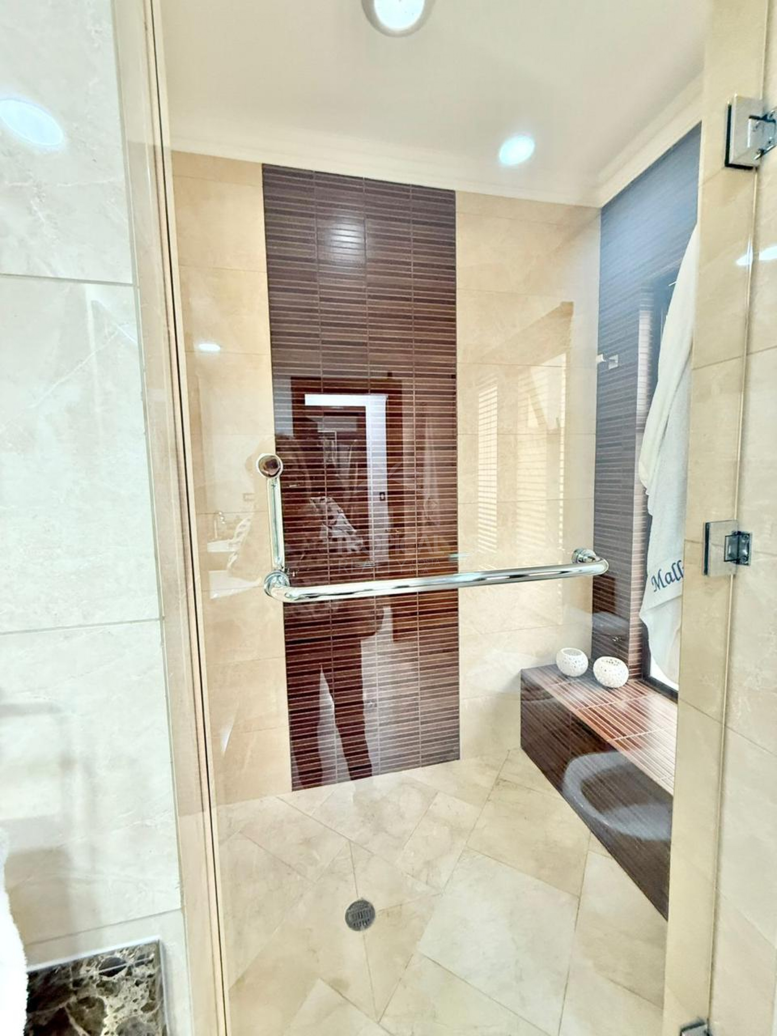 Luxury Single-Story Home in Monterán, Curridabat – 4 Bedrooms, Jacuzzi & 2,800 m² Lot