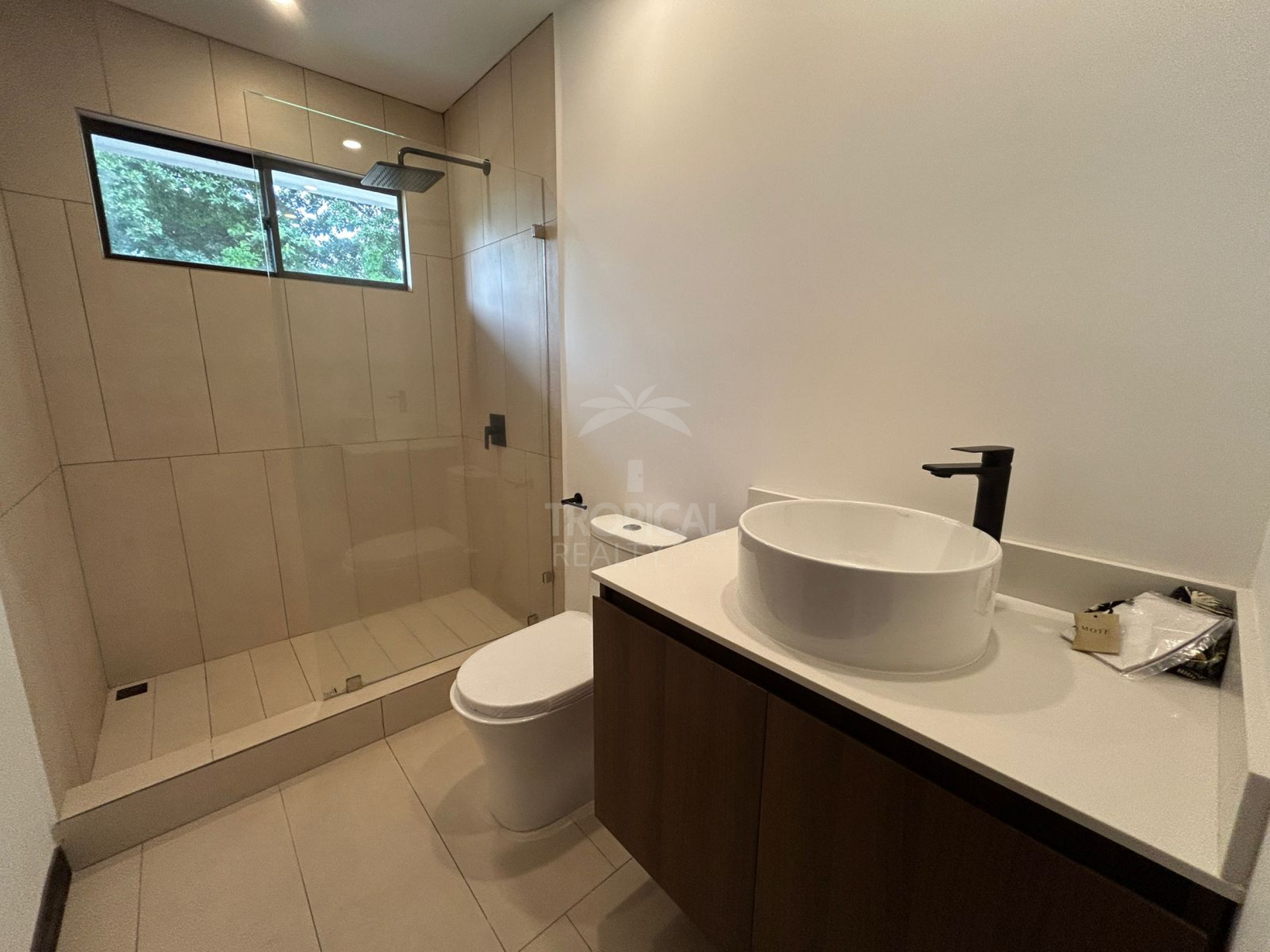 Modern Home for Sale or Rent in Gated Community near La Paco, Escazú RENTED