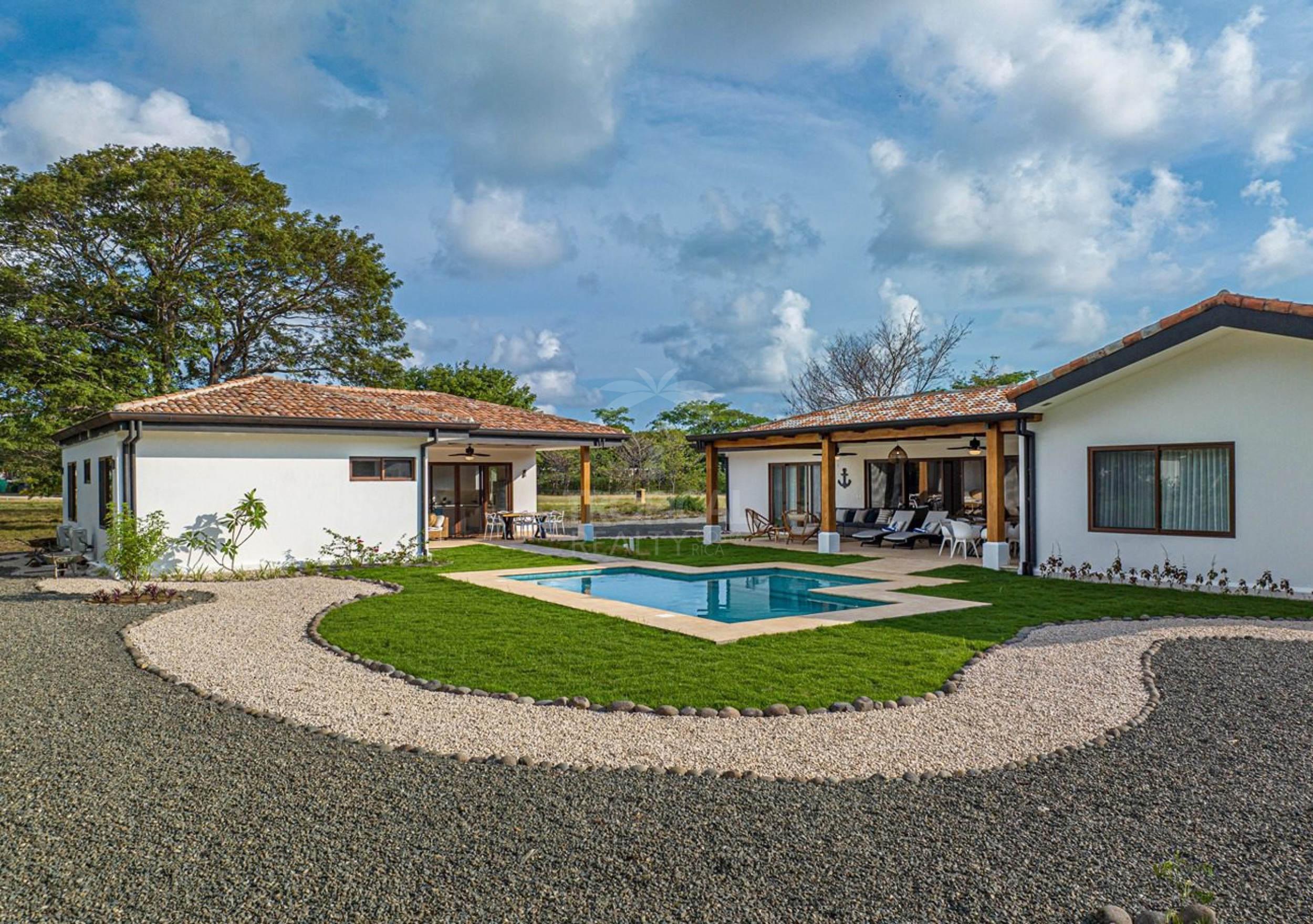 Luxury Villa in Hacienda Pinilla – Guest House, Private Pool & Resort-Style Living
