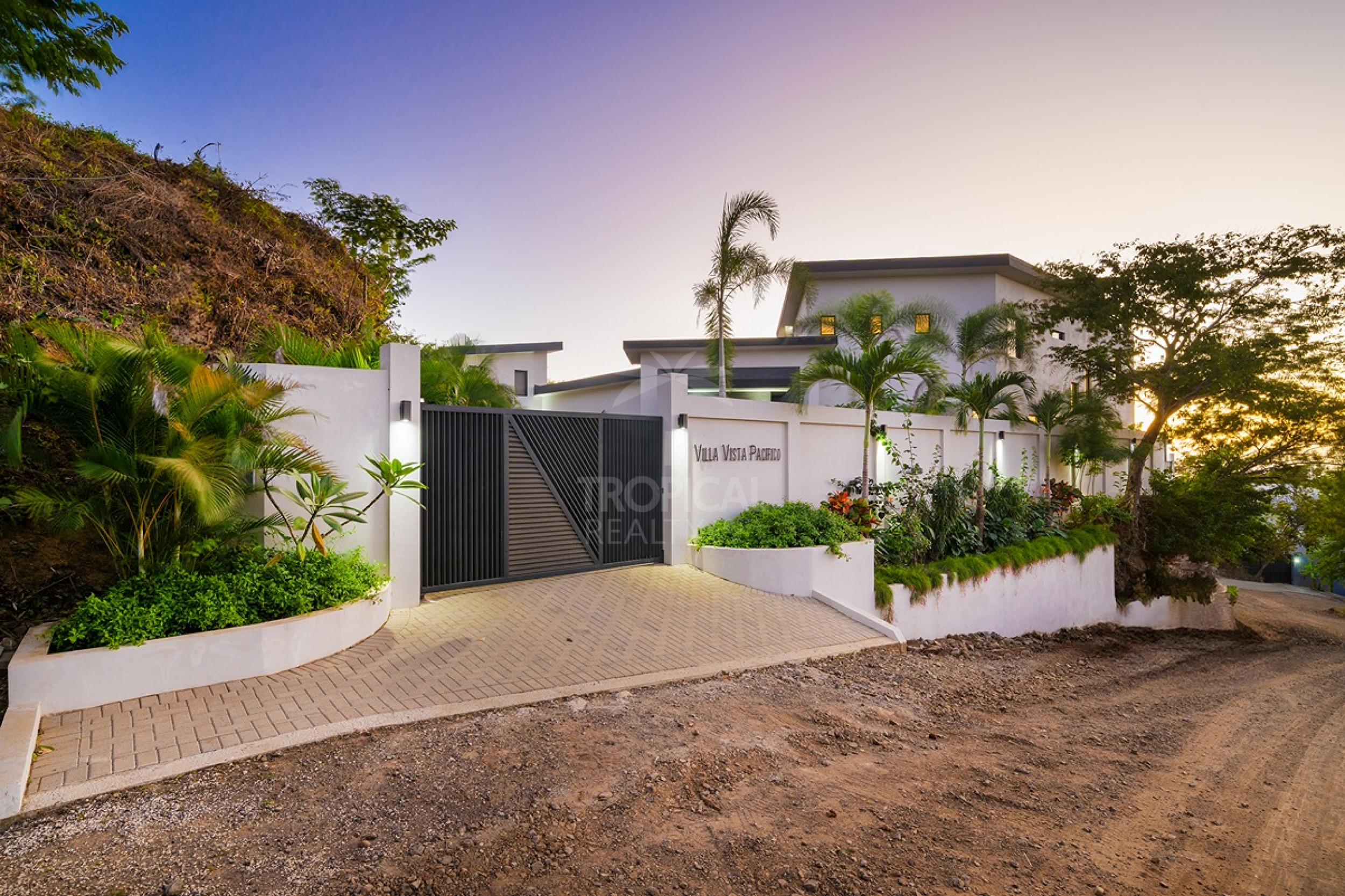 Luxury Ocean View Villa for Sale in Pacific Heights with Infinity Pool & Panoramic Views