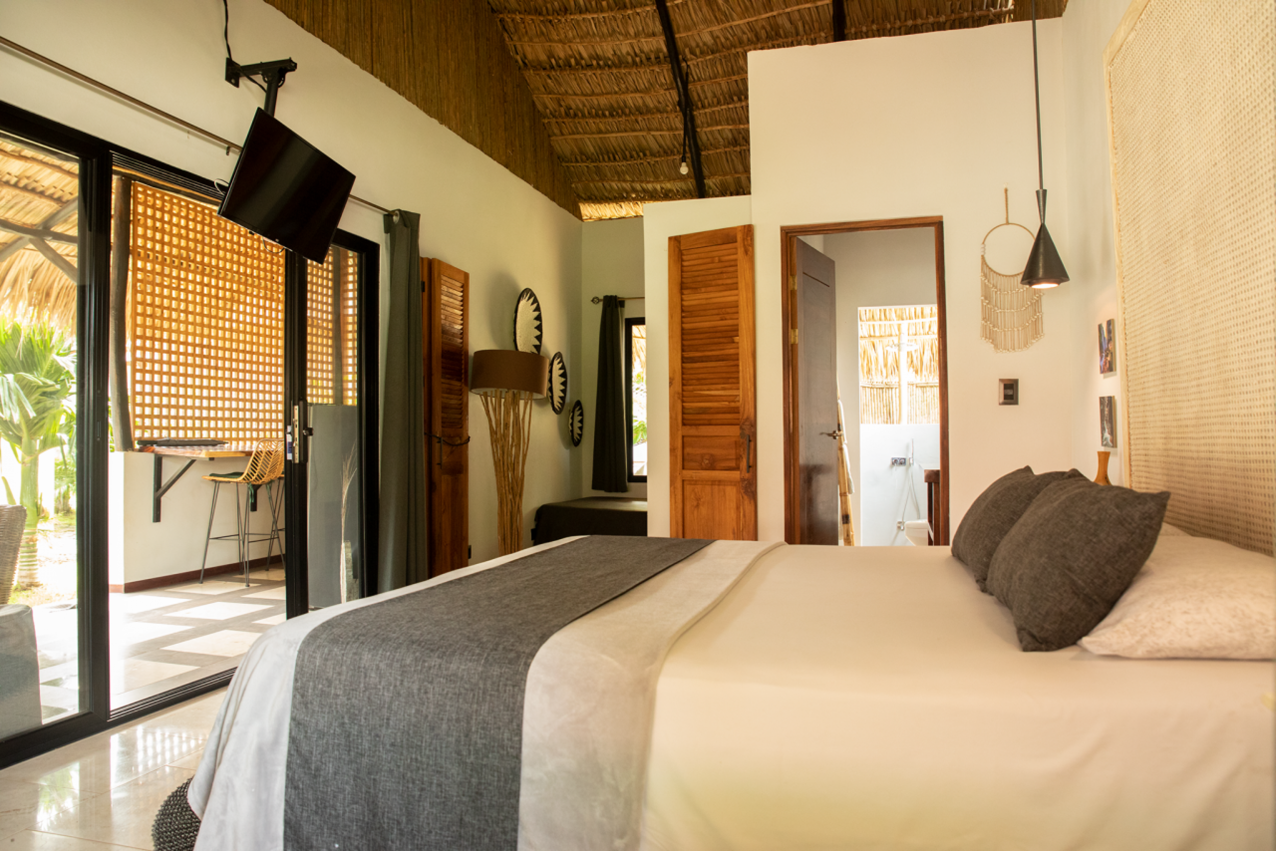 Luxurious Boutique Hotel for Sale: Potrero Beach Paradise, Guanacaste