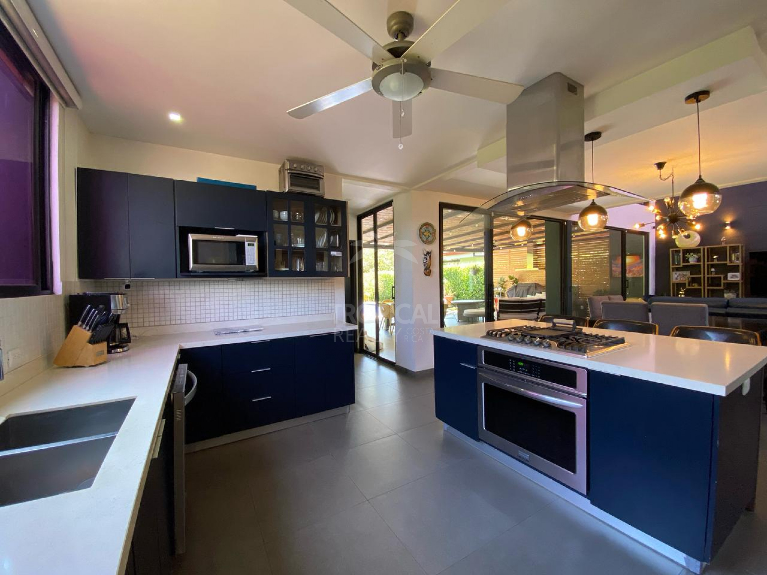 Modern Home with Private Pool in Hacienda Los Reyes – RENTED