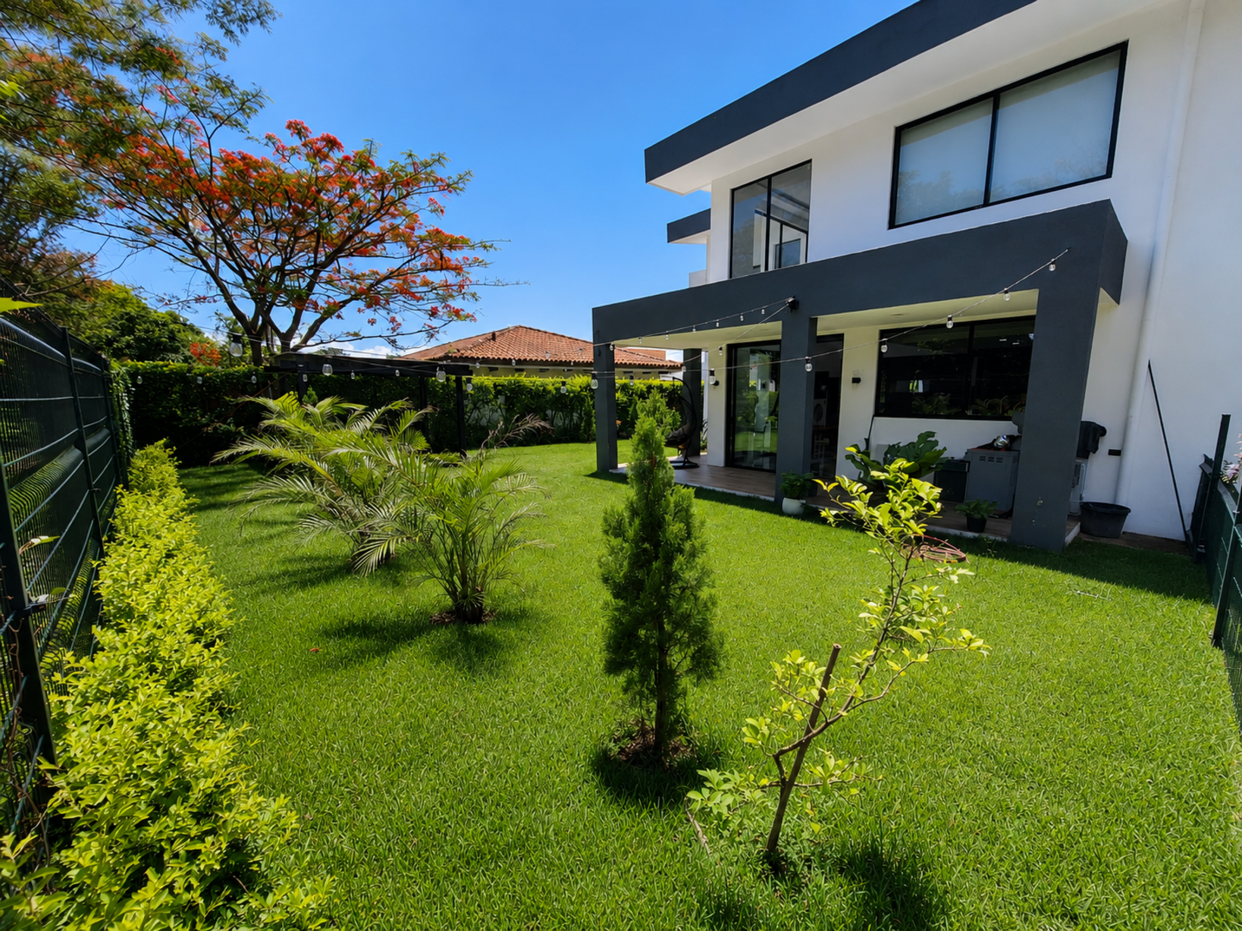 Luxury Home with Independent Apartment in Hacienda Los Reyes | Space, Privacy & Exceptional Value