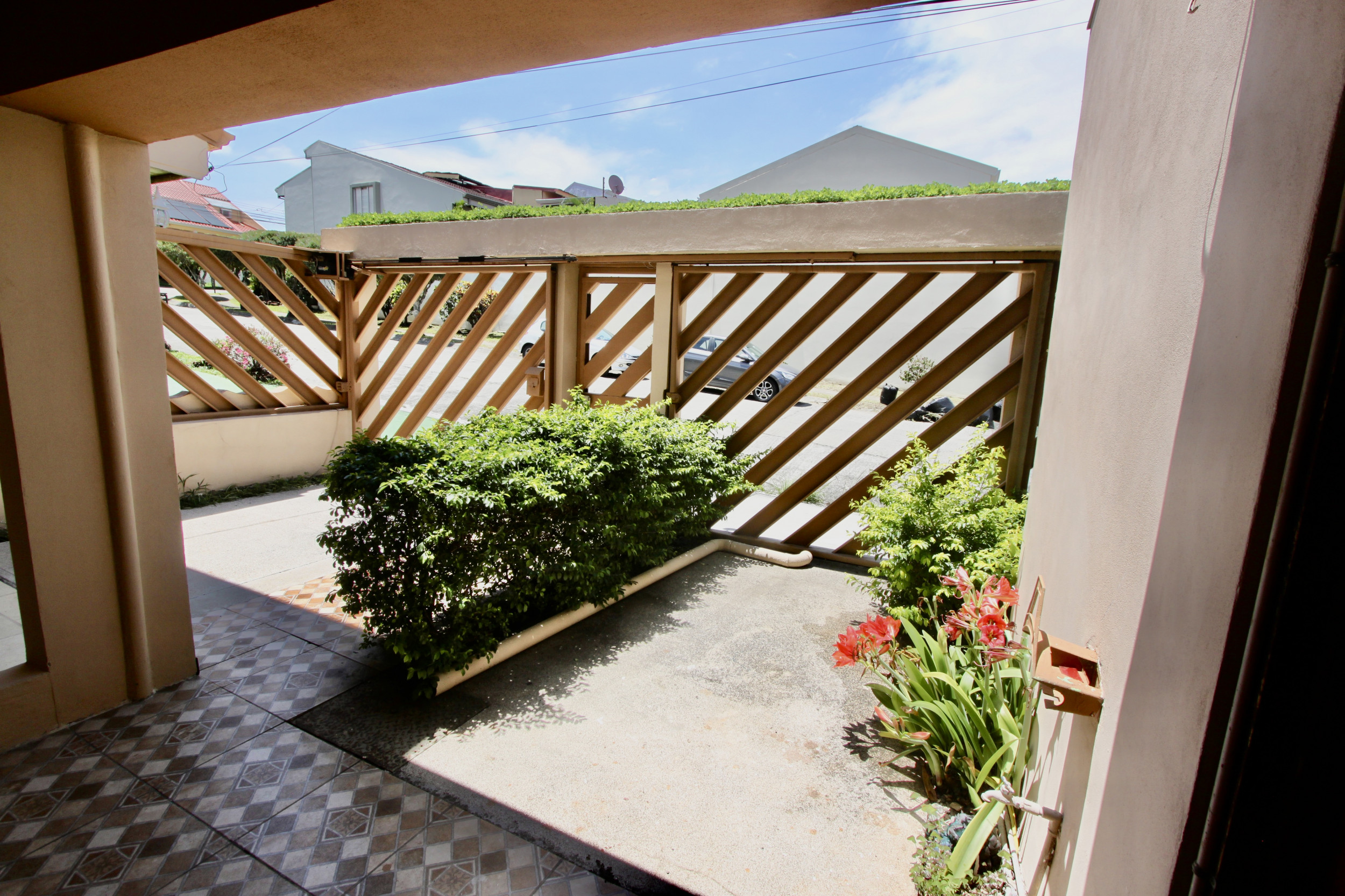 House for Sale in Gated Residential Community in Uruca SOLD