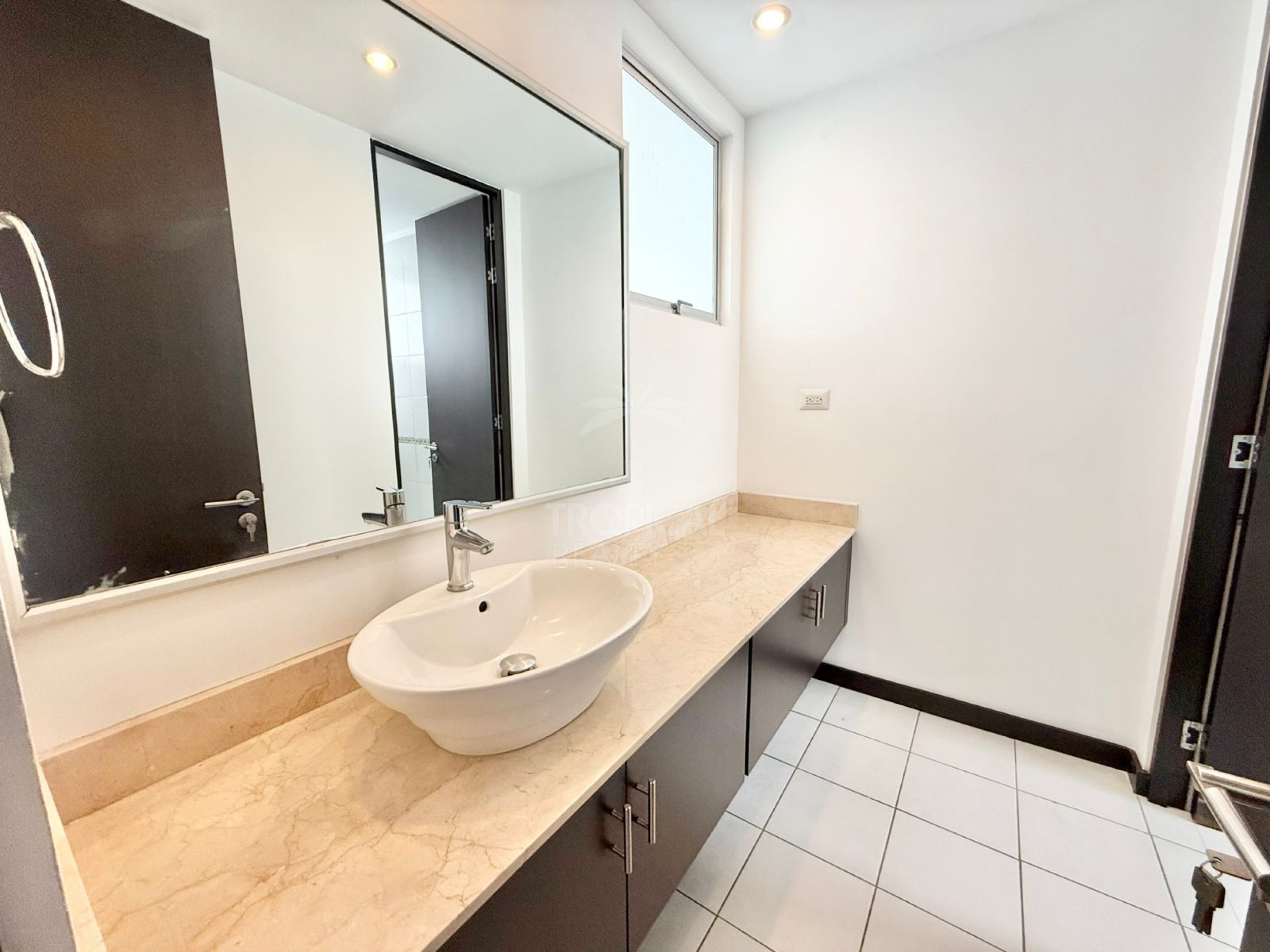 Modern Home in Gated Community with Full Amenities – Pozos, Santa Ana | $395,000