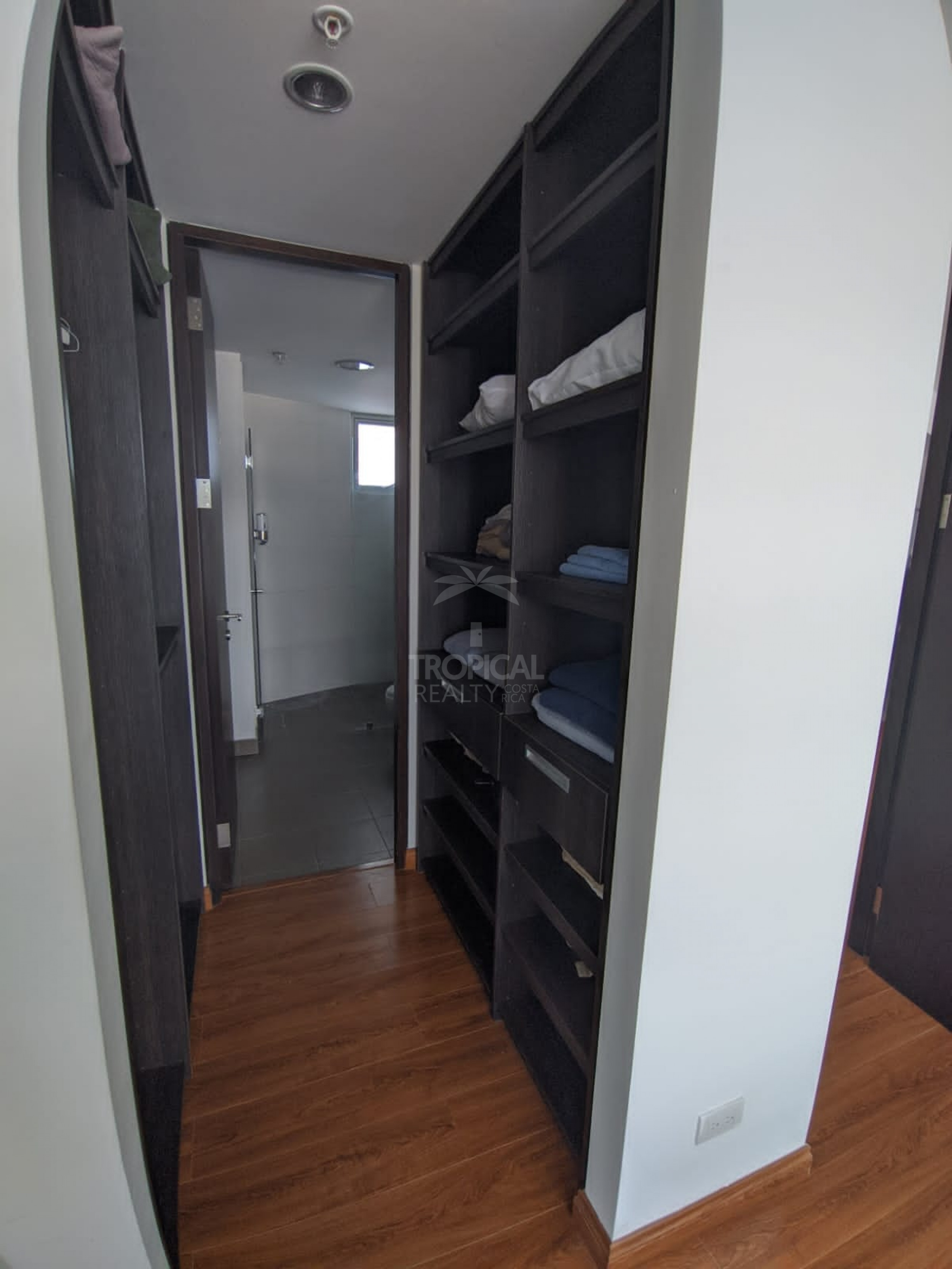 Apartment for Sale in Vistas de Nunciatura – 1 Bedroom + Office with Strong Rental Income