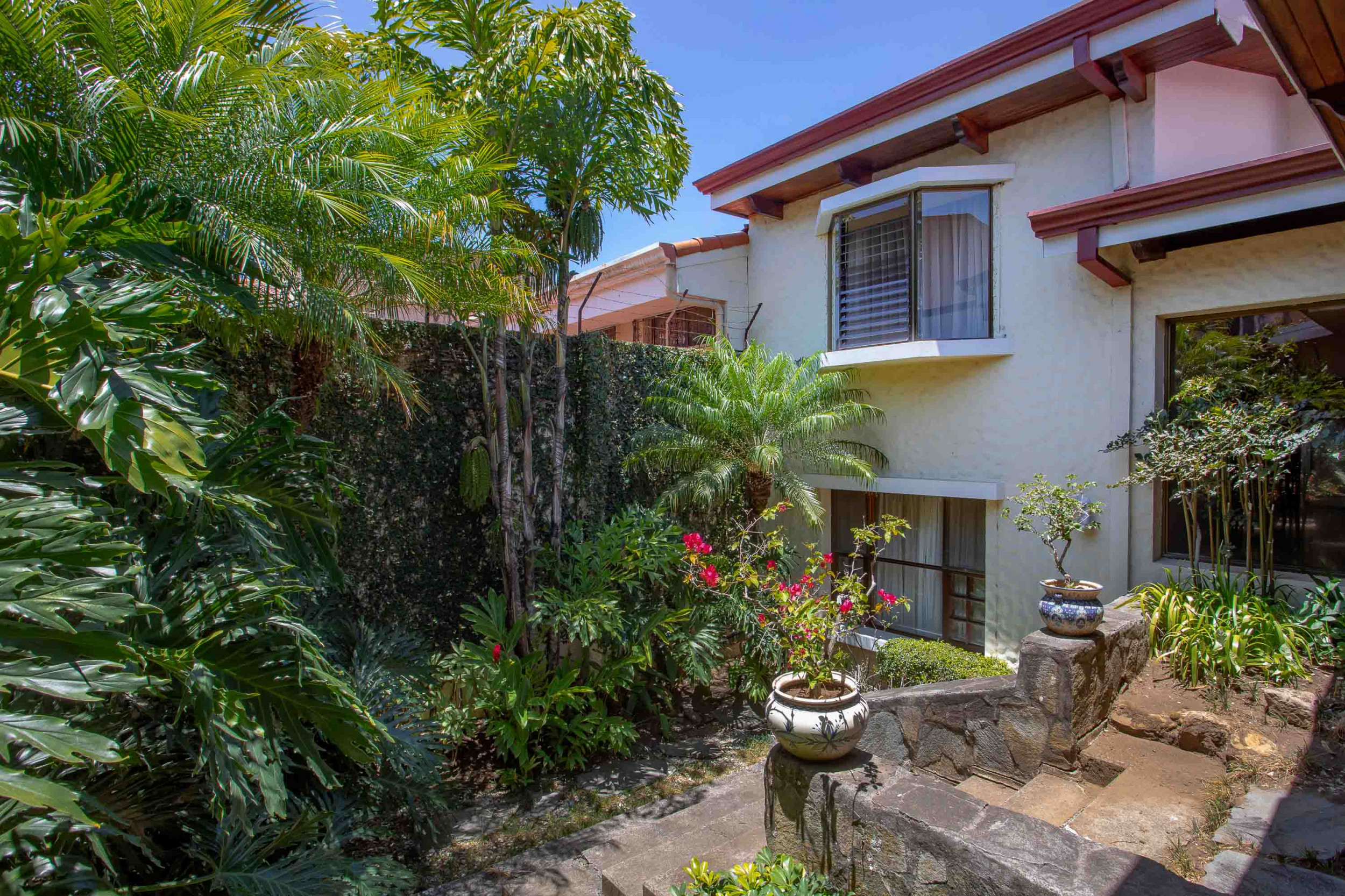 Contemporary Home with Apartment for sale in Trejos Montealegre, Escazu, SOLD