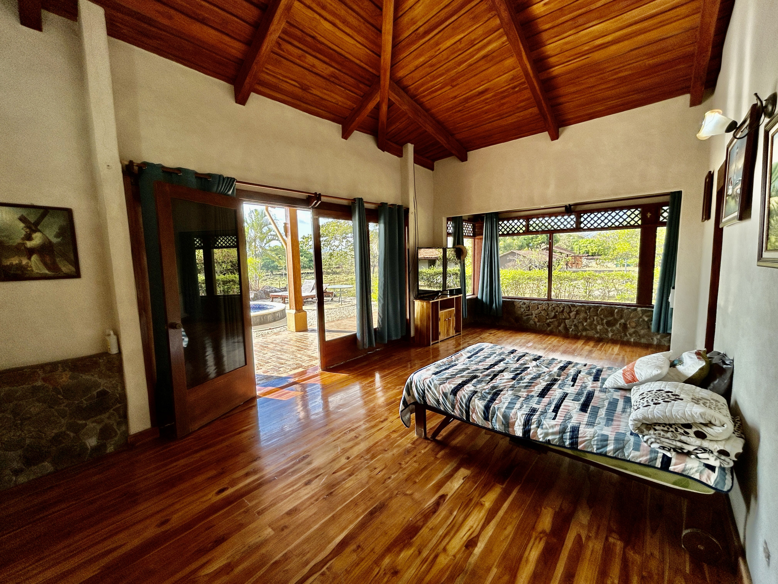 SOLD Spectacular Estate in Llanos de La Garita: Expansive Living, Equestrian Amenities, and Tranquil Luxury