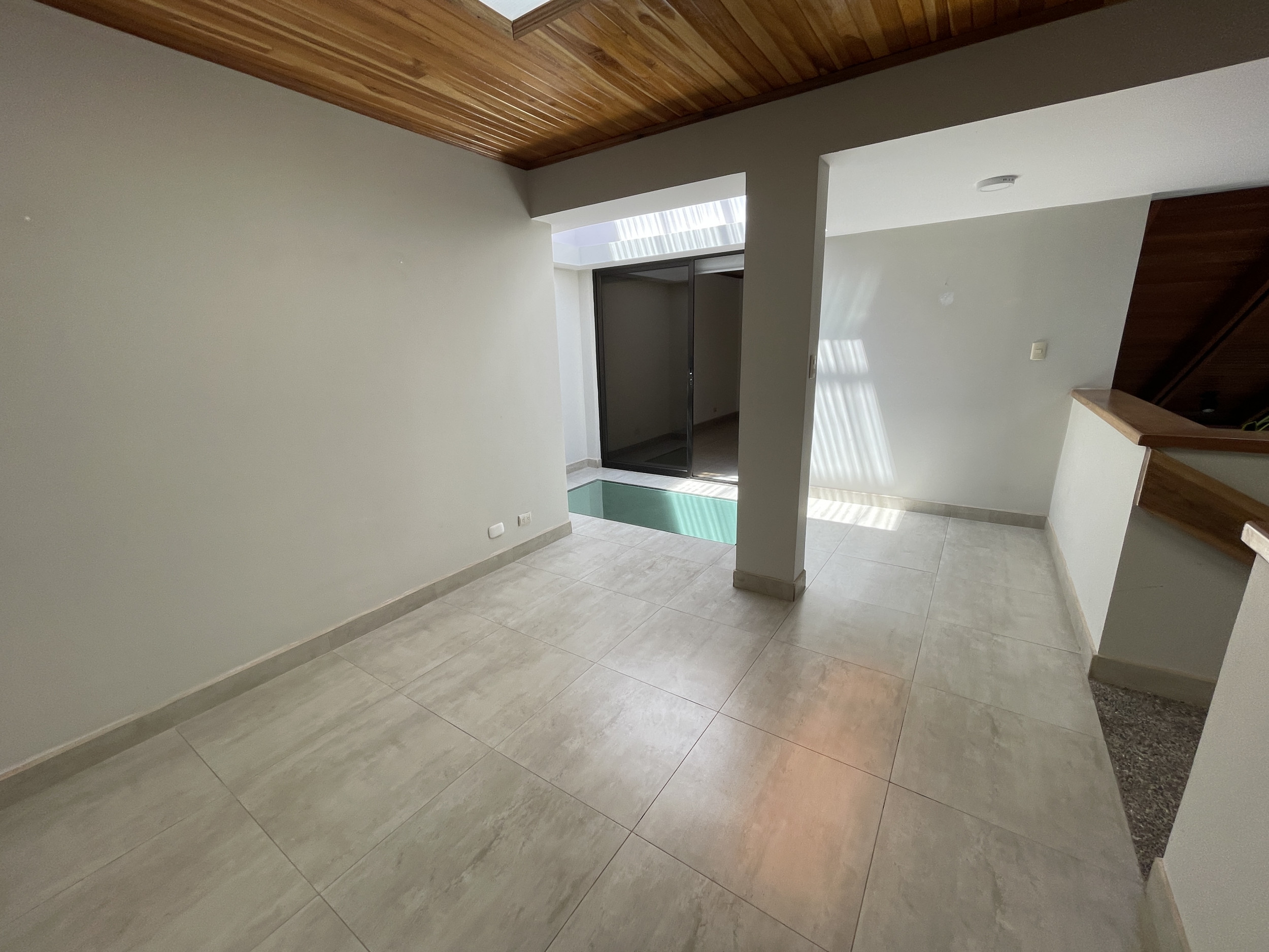 Detached House in Escazú, Trejos Montealegre: For Sale or Rent