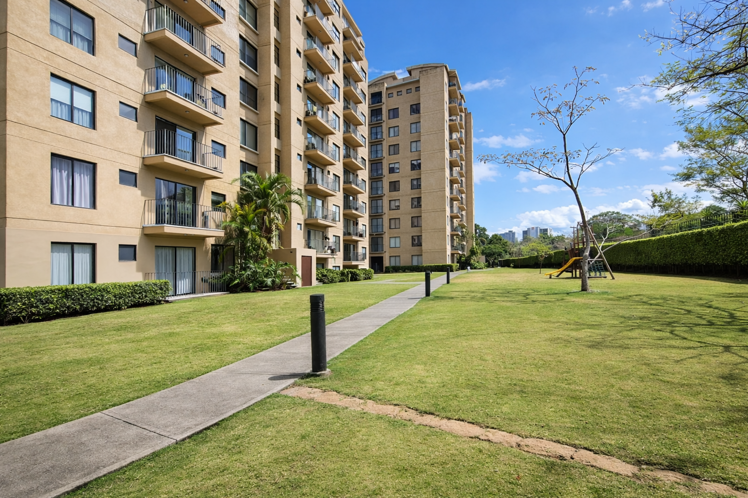 Furnished Apartment for Rent in Sabana Oeste – Balcony & Prime Location