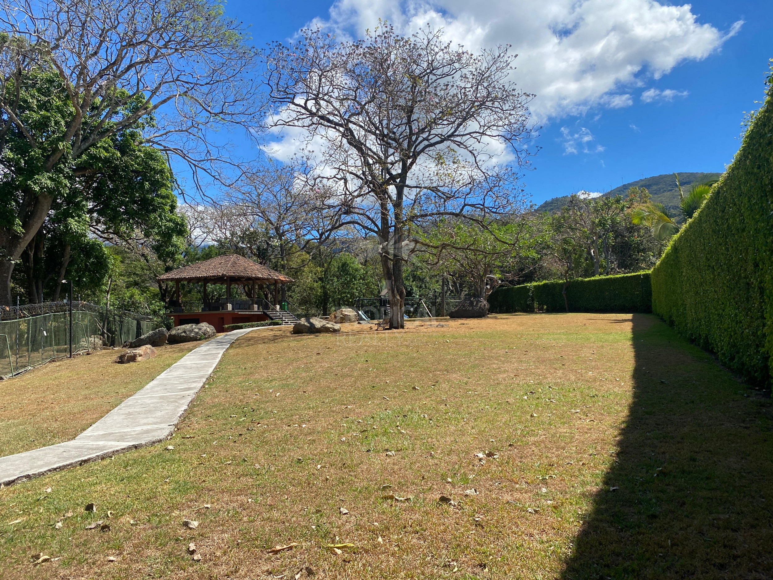 Remodeled Home for Rent in Gated Community – Piedades, Santa Ana