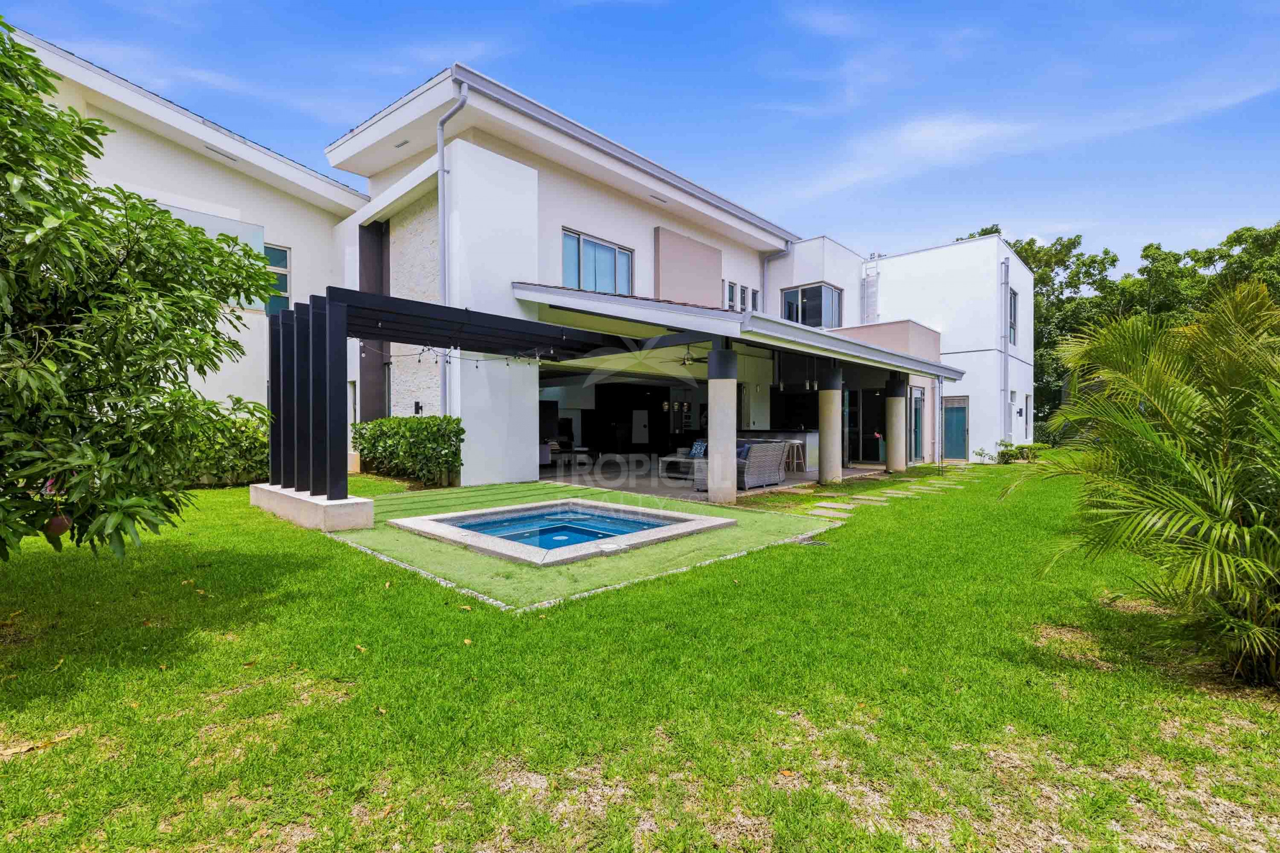Luxury Contemporary Residence in Hacienda Espinal – Exceptional Spaces for Elevated Living