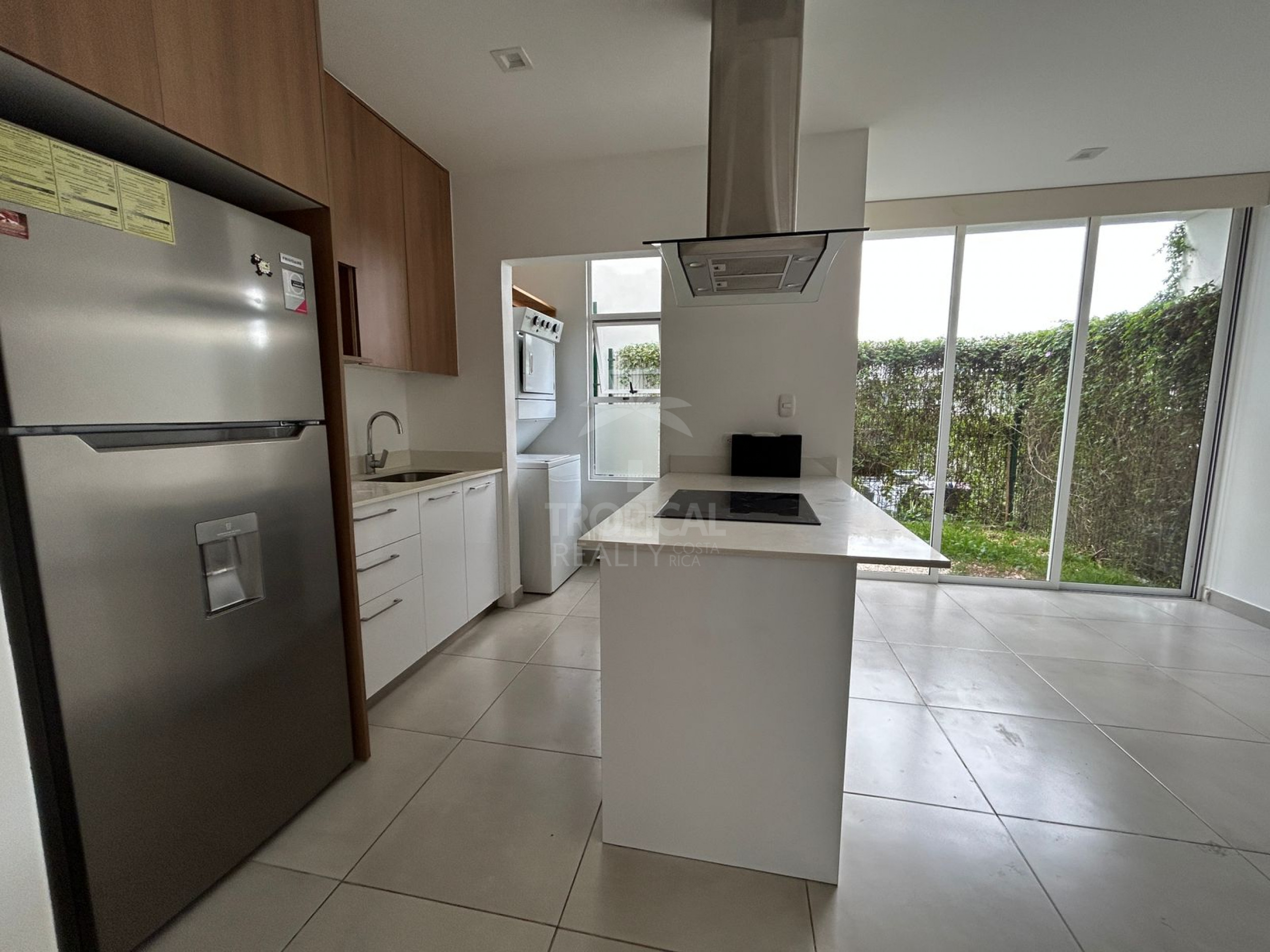 Modern Townhouse for Rent – Piedades de Santa Ana