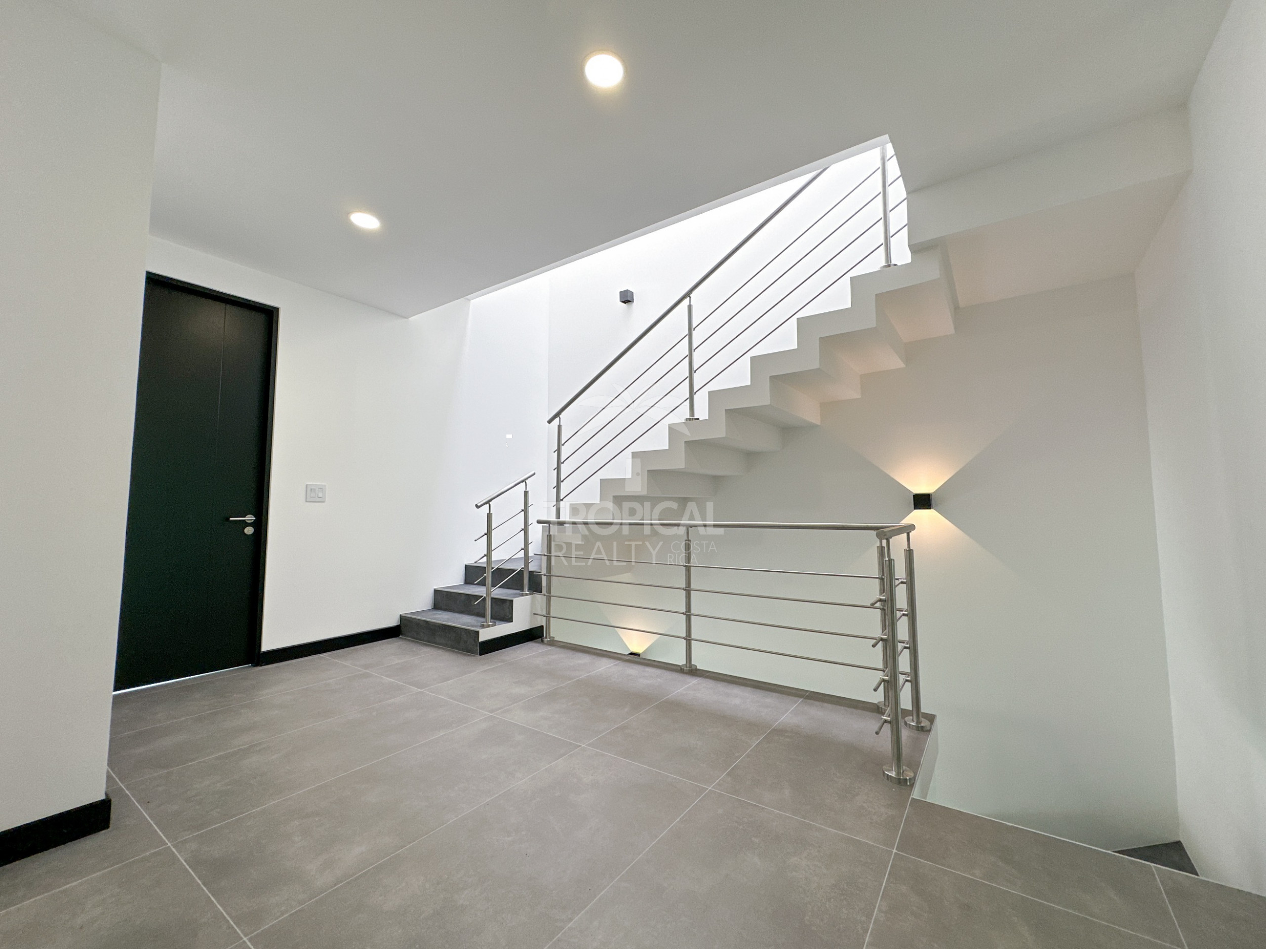 Discover your dream home in the prestigious Bonavista Condominium!