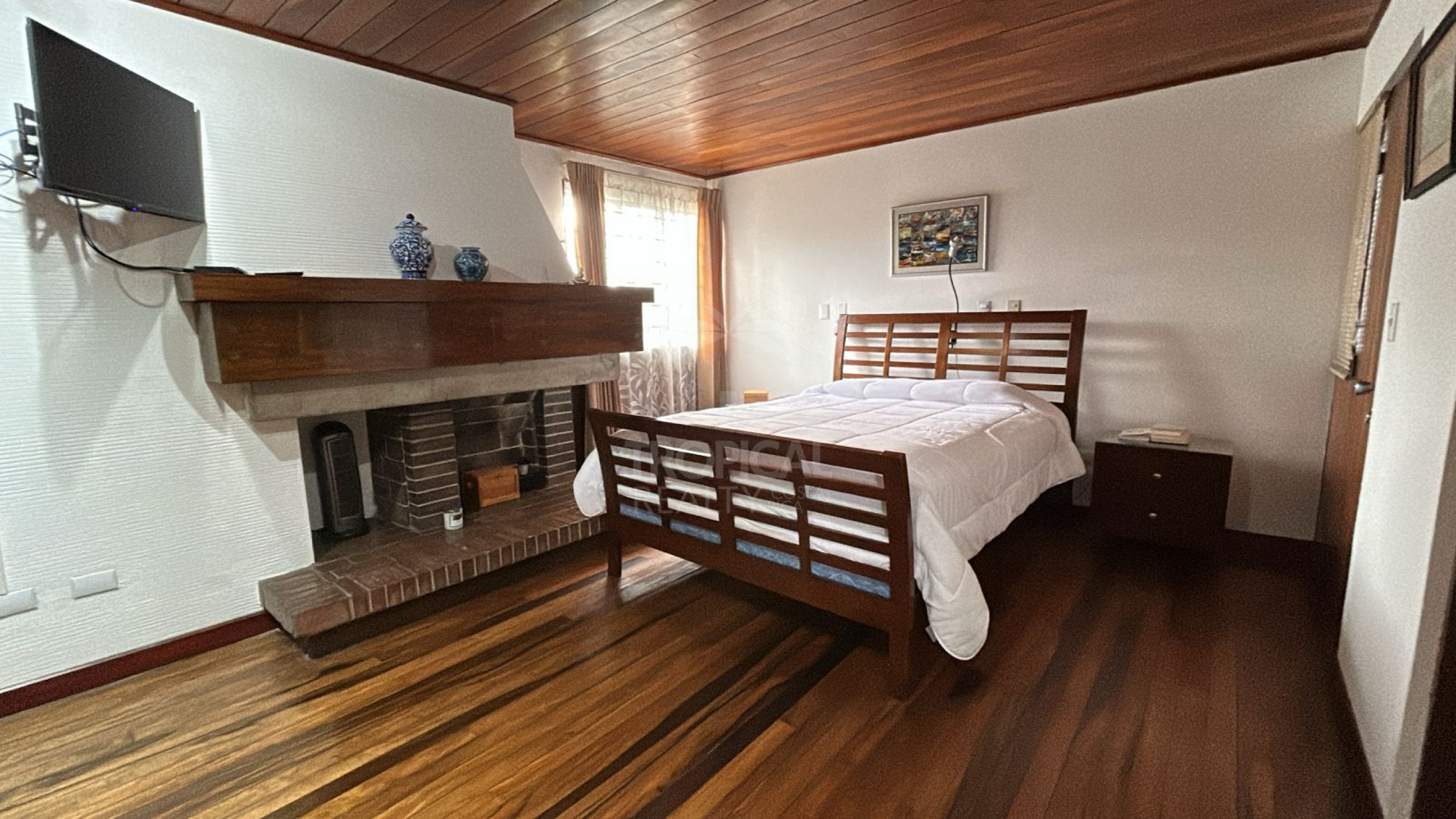 For Sale: House with Mixed Land Use in Granadilla – Large Lot with Development Potential | $819,000
