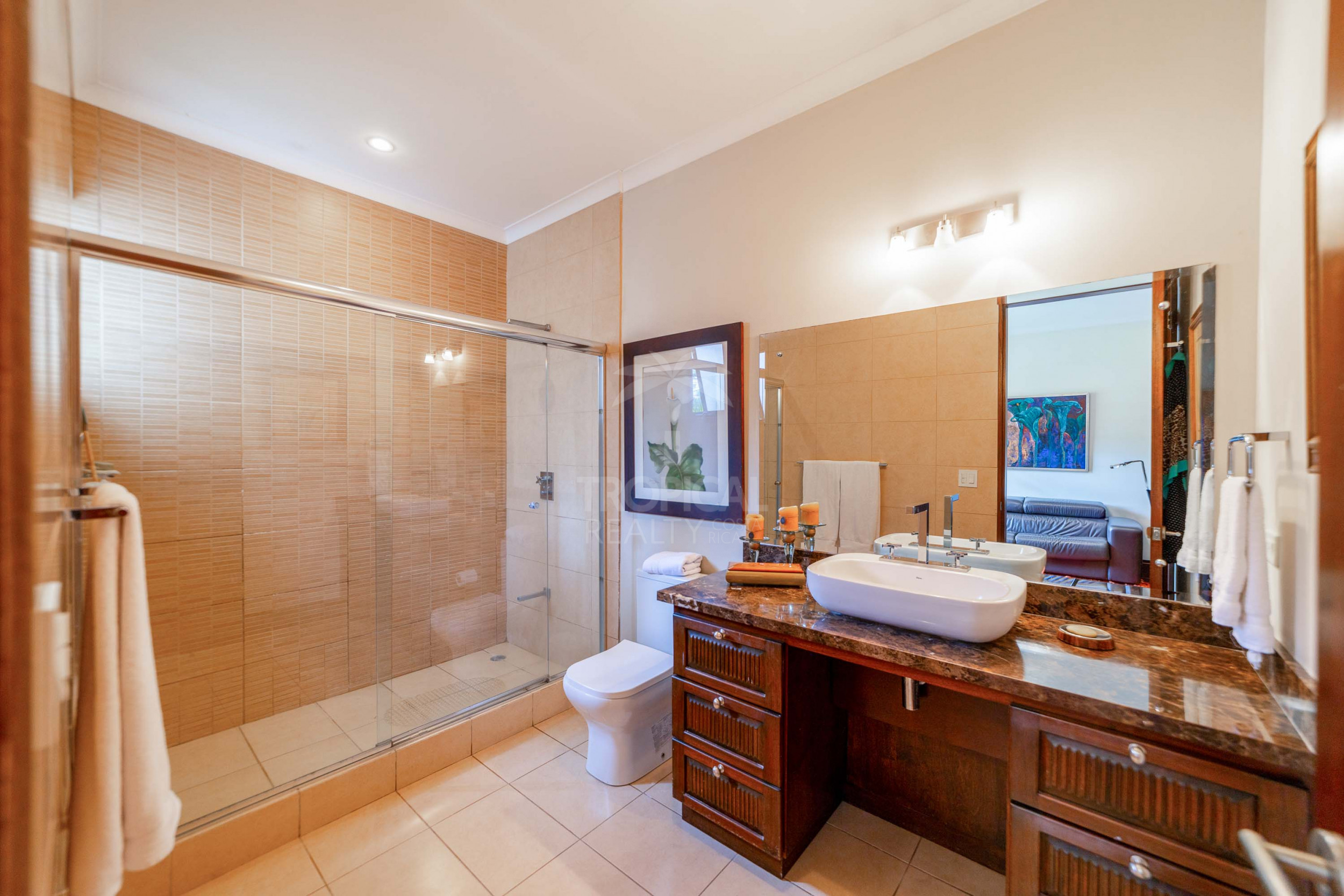 Elegance, Privacy & Comfort in the Heart of Escazú