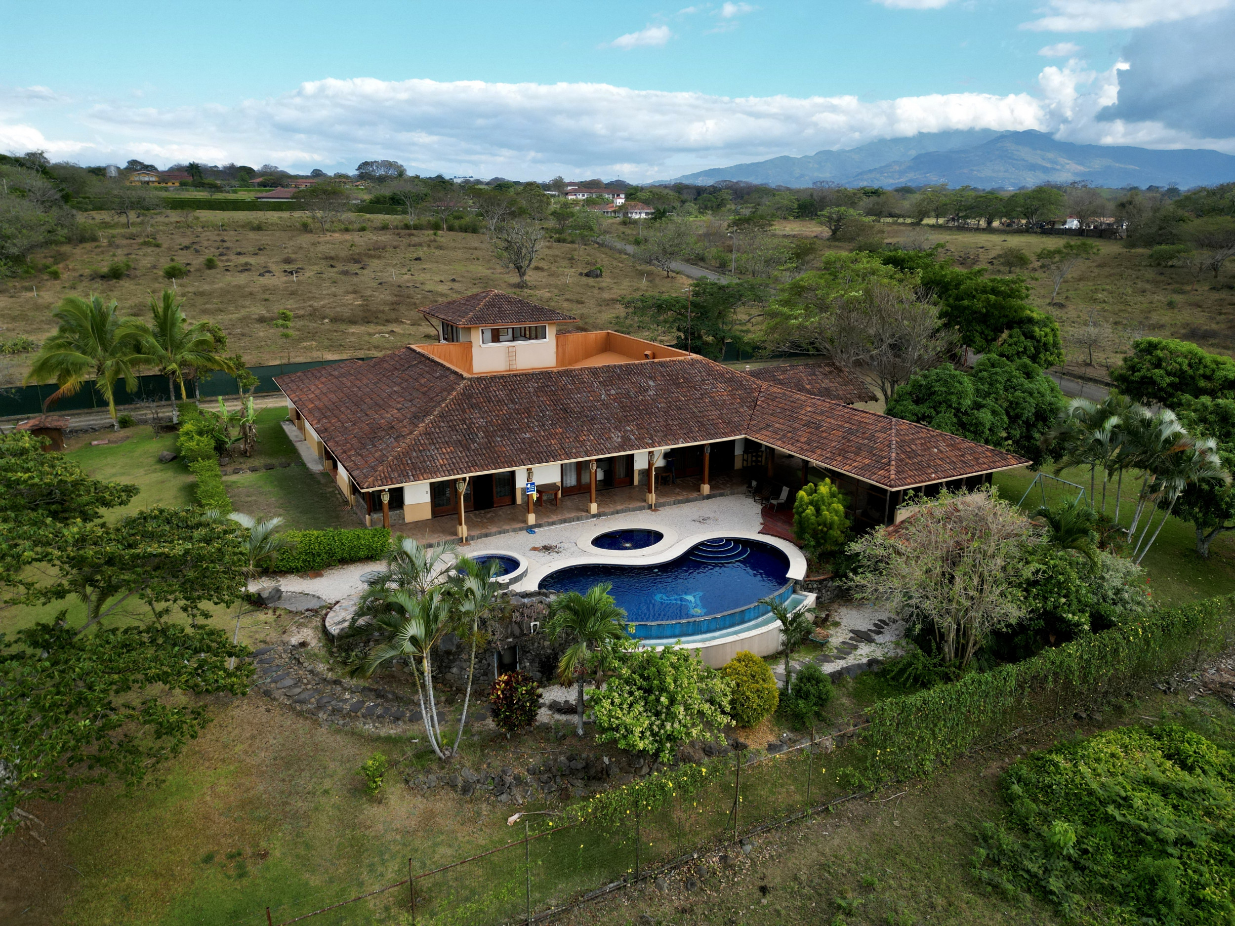 SOLD Spectacular Estate in Llanos de La Garita: Expansive Living, Equestrian Amenities, and Tranquil Luxury