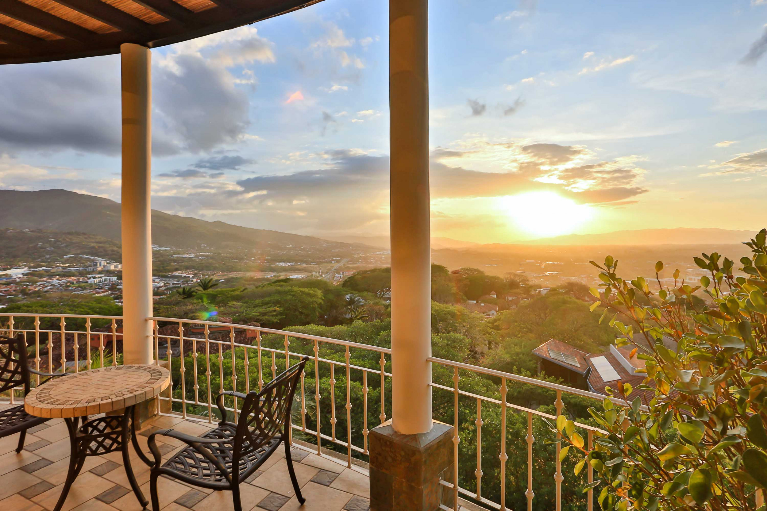 Breathtaking Views & Privacy - The Infinity Estate in Villa Real