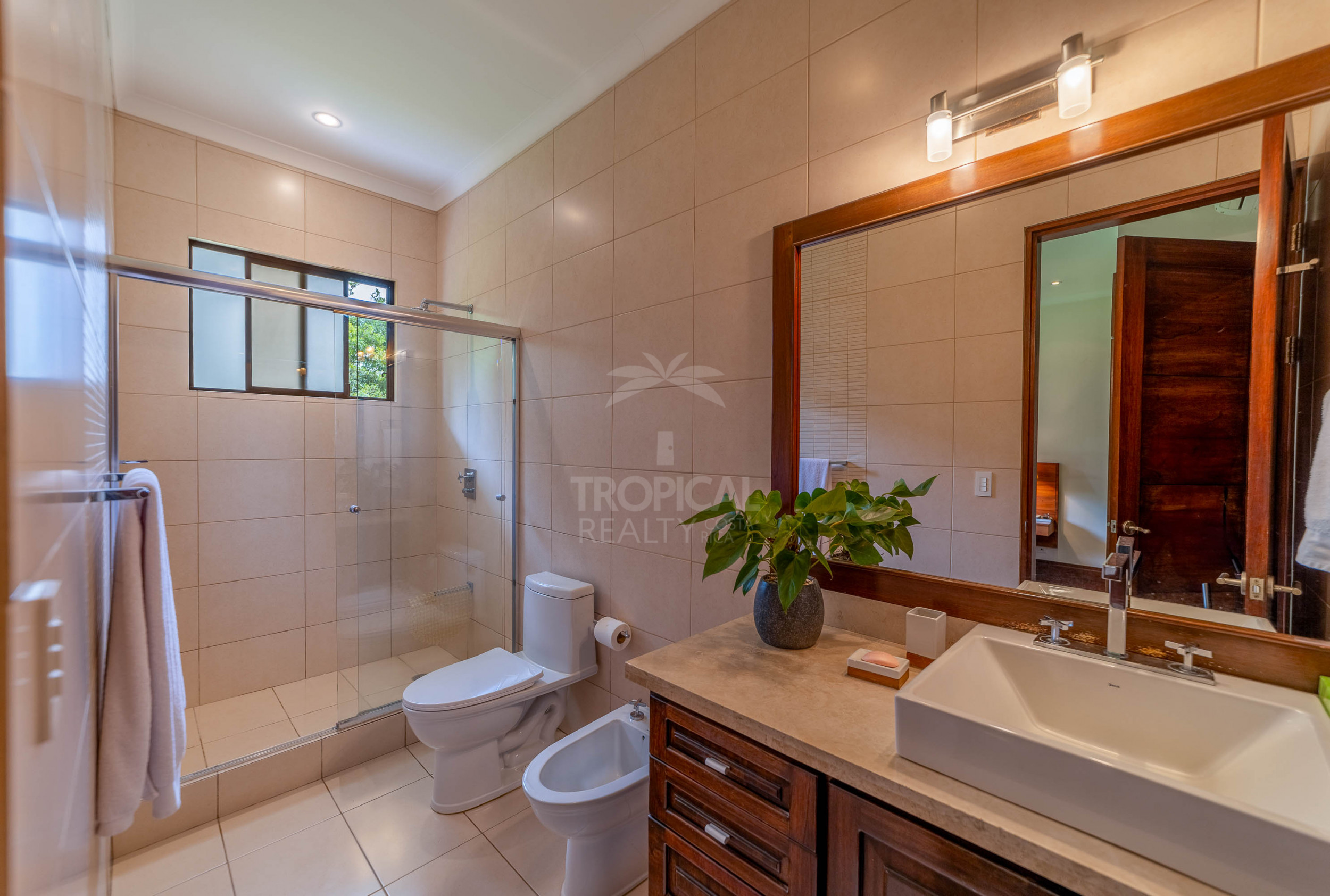 Elegance, Privacy & Comfort in the Heart of Escazú