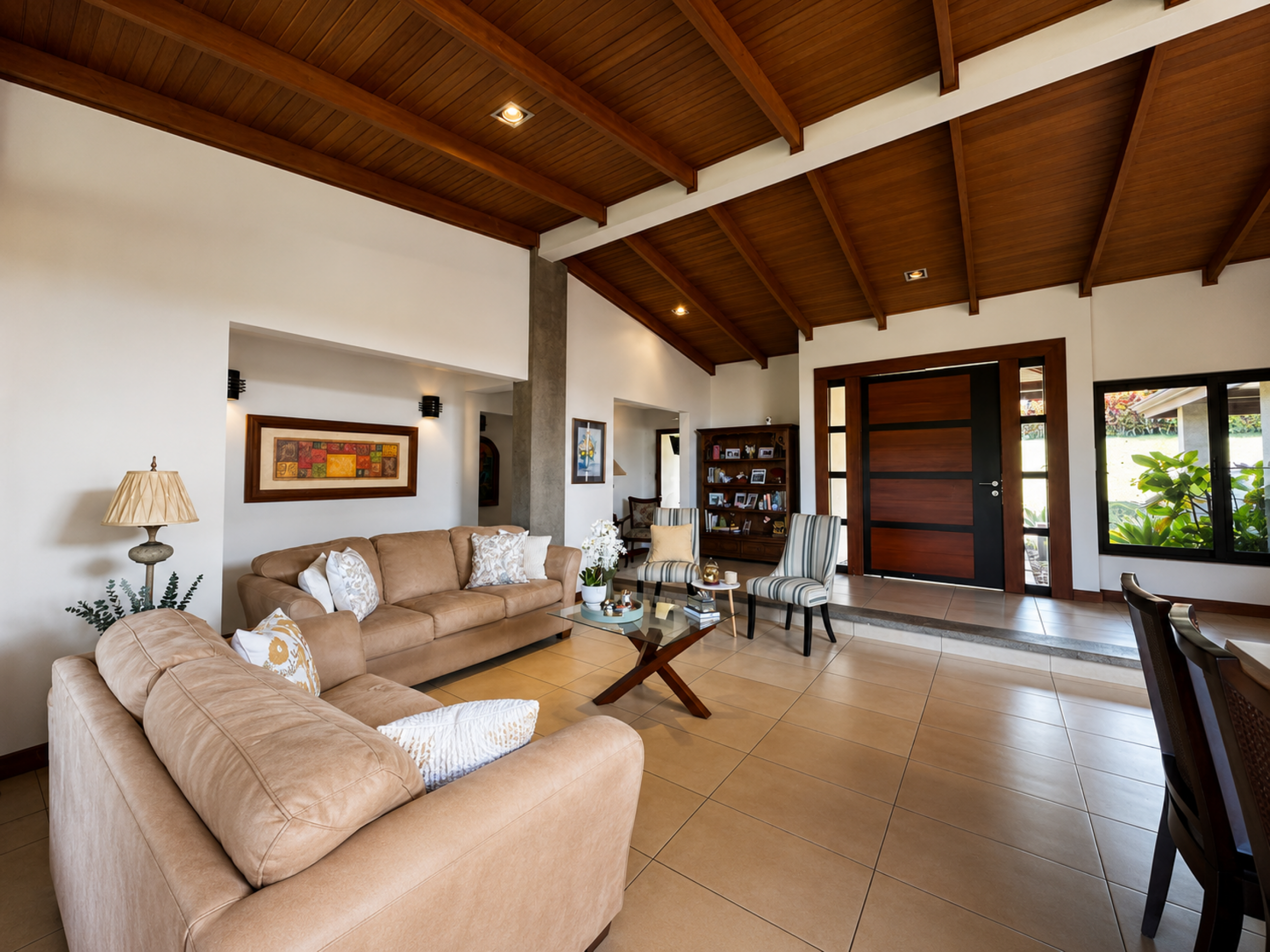 Single-Story Home for Sale in Piedades de Santa Ana – Expansive 1,927 m² Lot and Private Setting