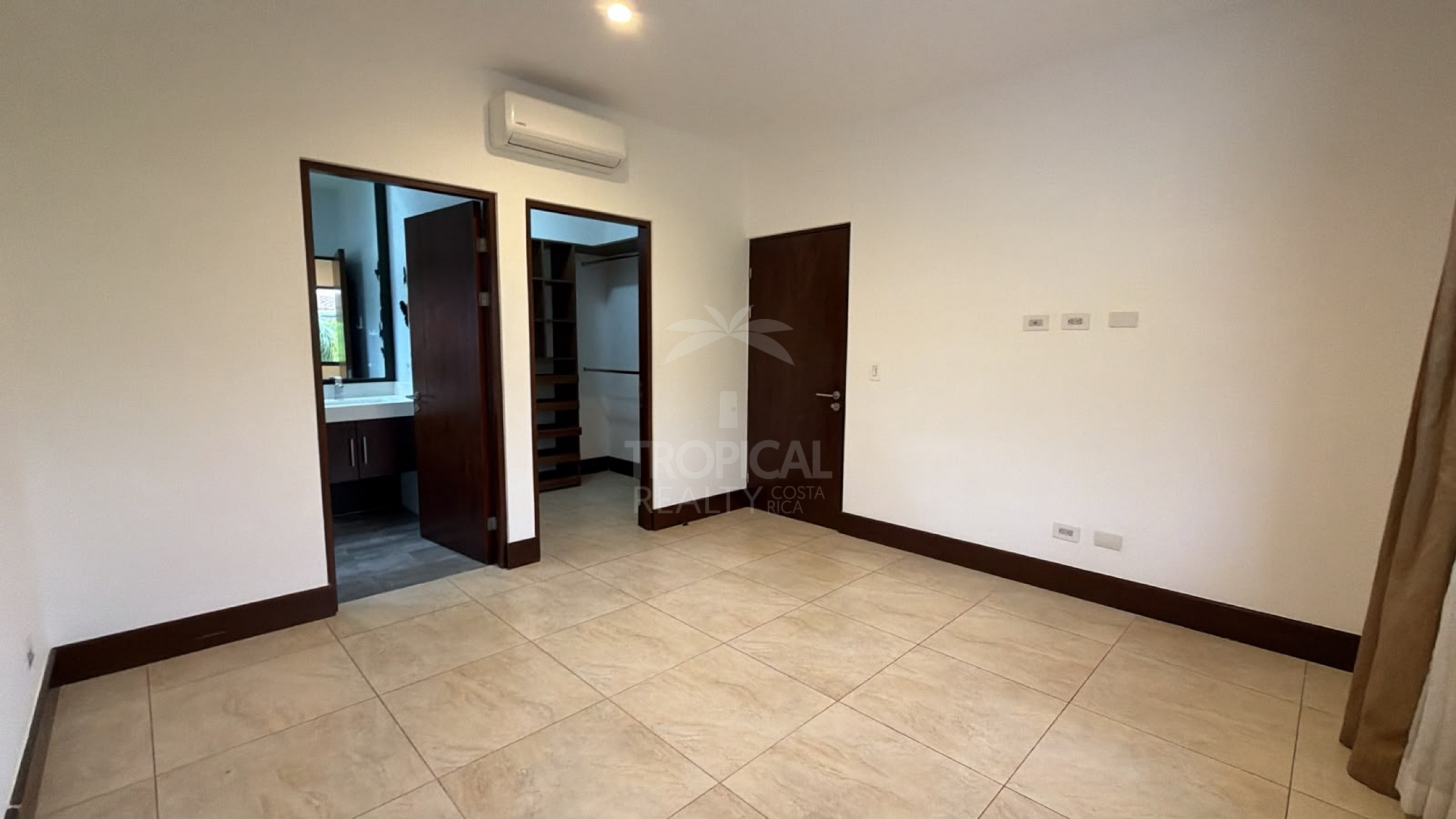 Luxury Living at Lomas del Valle Condominium