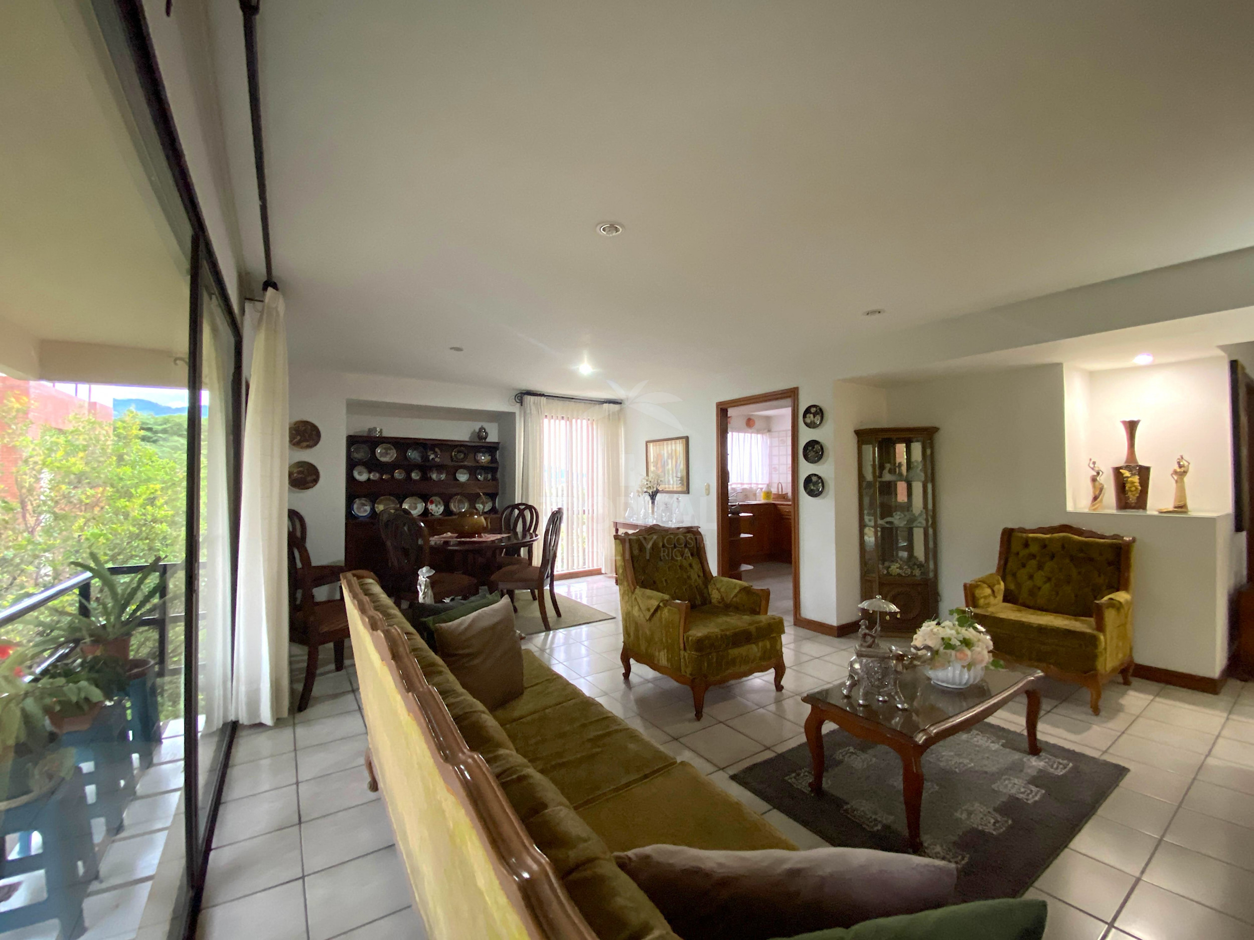 Spacious Apartment in Condominio Santa Fe: Space, Escazu
