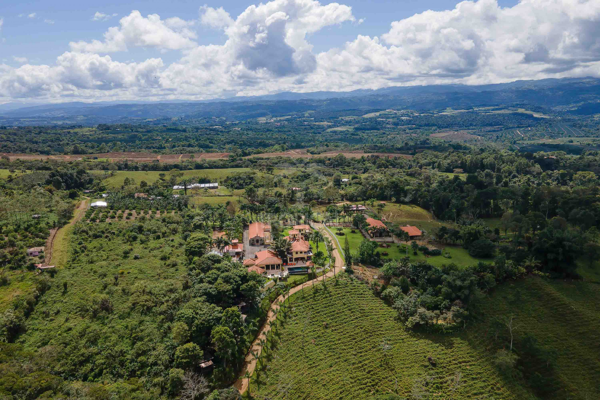 Grand Luxury Estate – Rancho Villa Verde