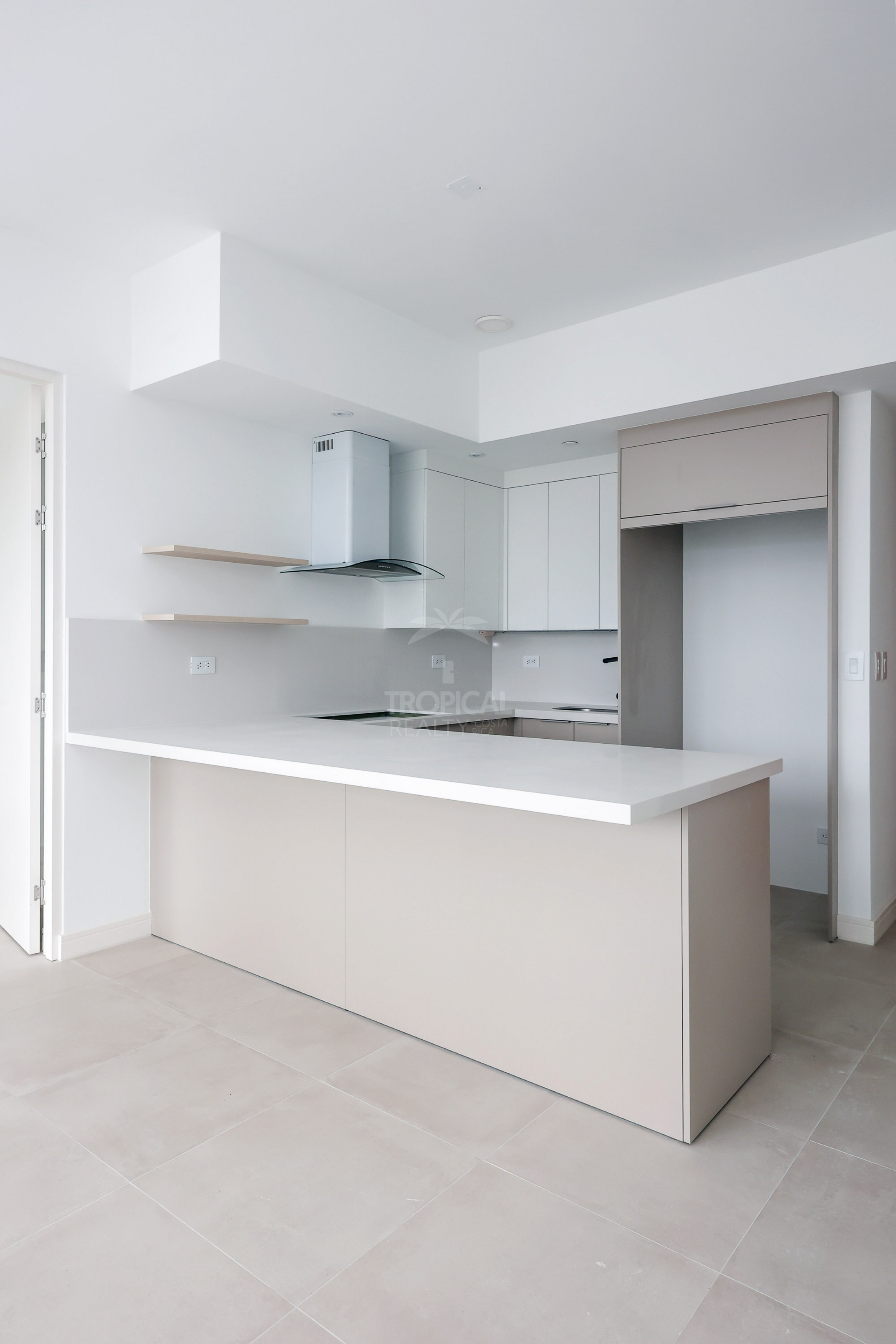 Contemporary City View Apartment – La Sabana, San José