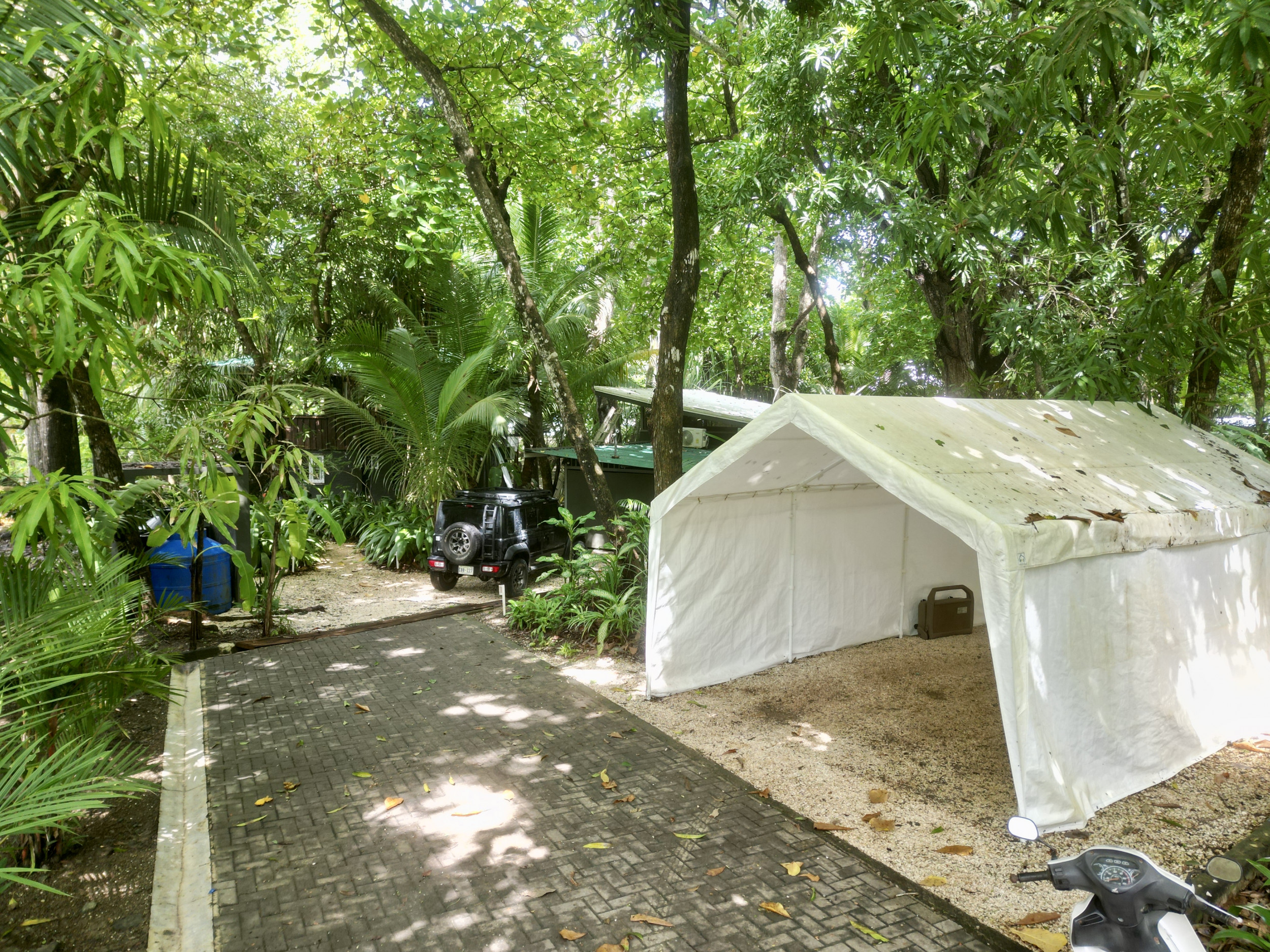 Beachfront house for rent in Santa Teresa