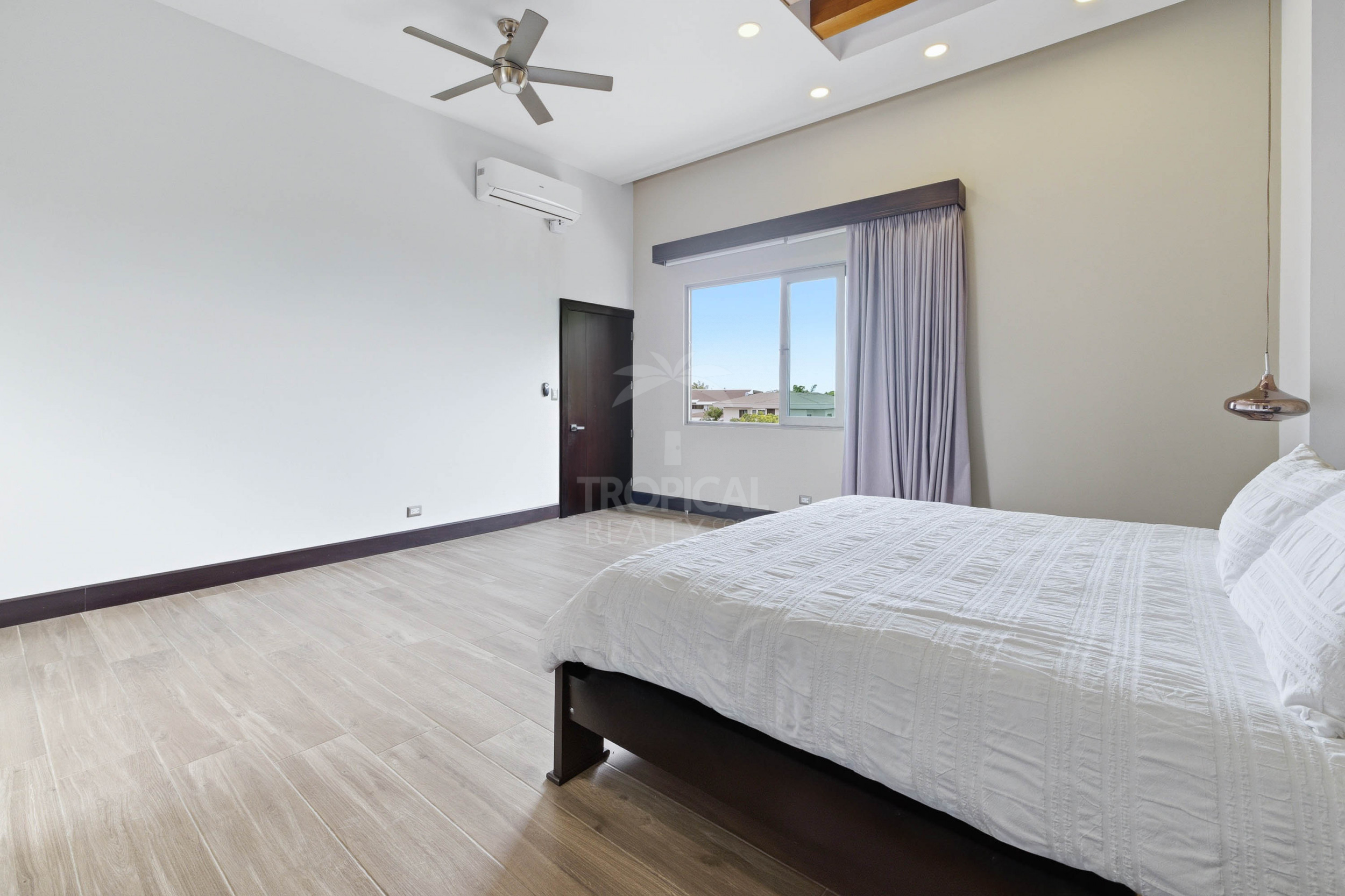 Luxury Contemporary Residence in Hacienda Espinal – Exceptional Spaces for Elevated Living
